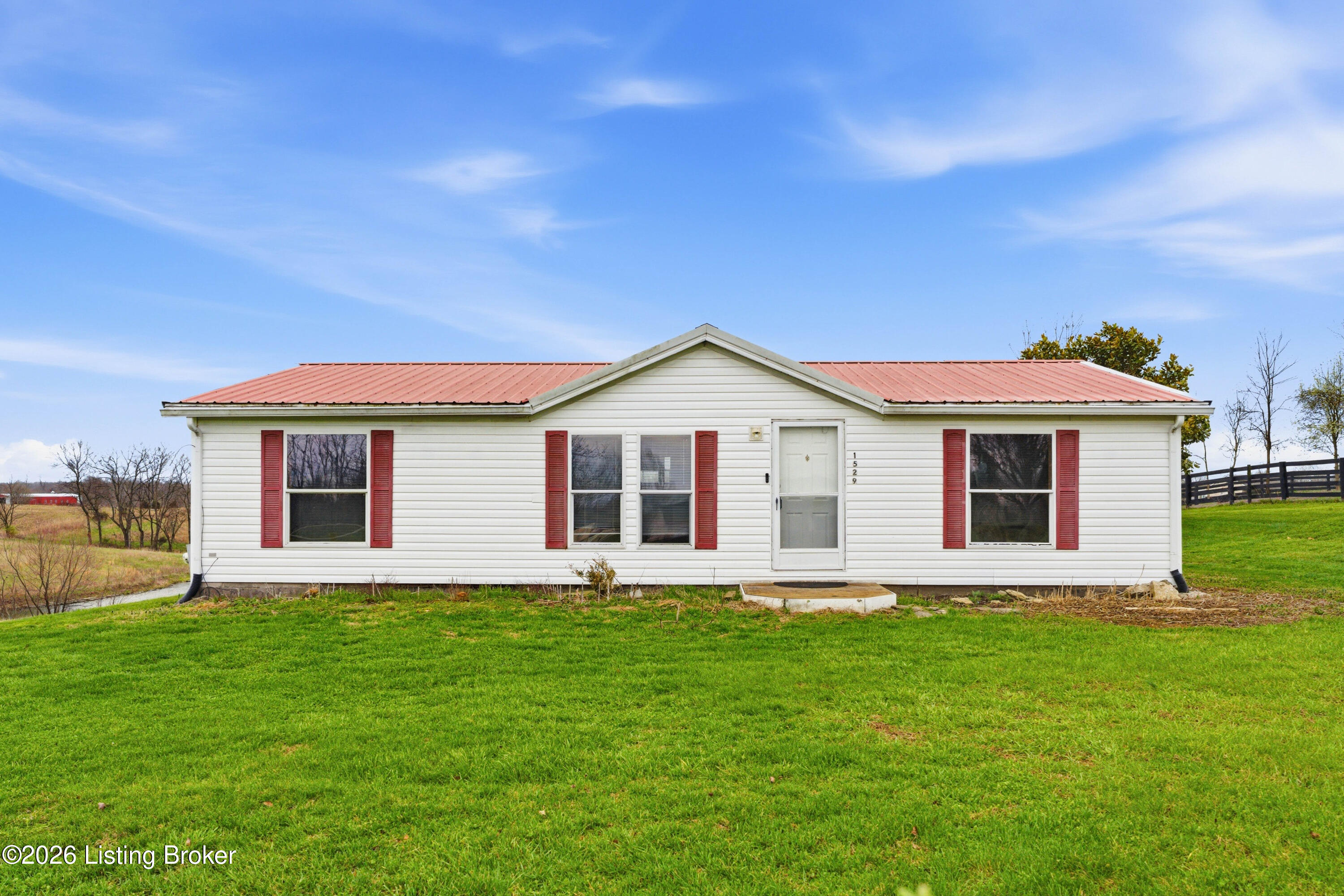 1529 Martin Nethery Rd Property Photo 2