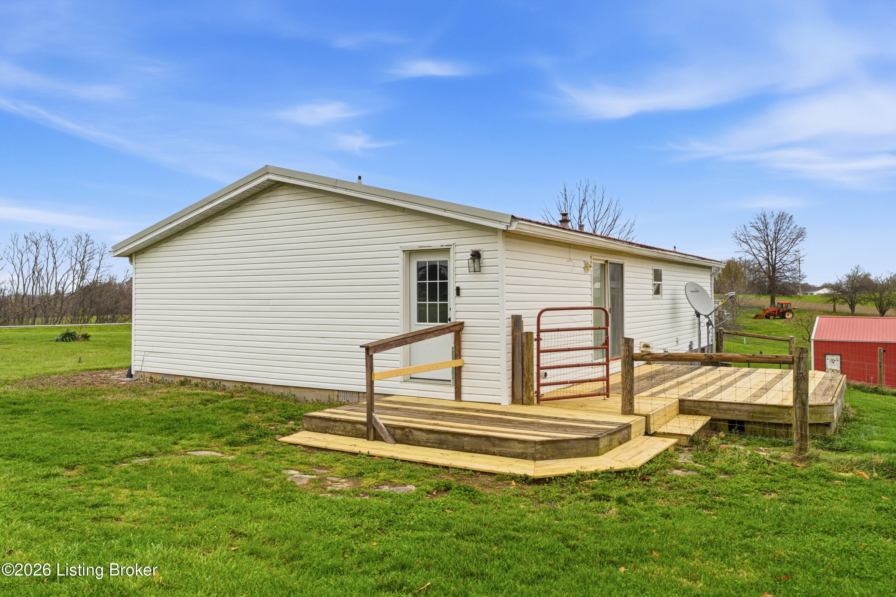 1529 Martin Nethery Rd Property Photo 3