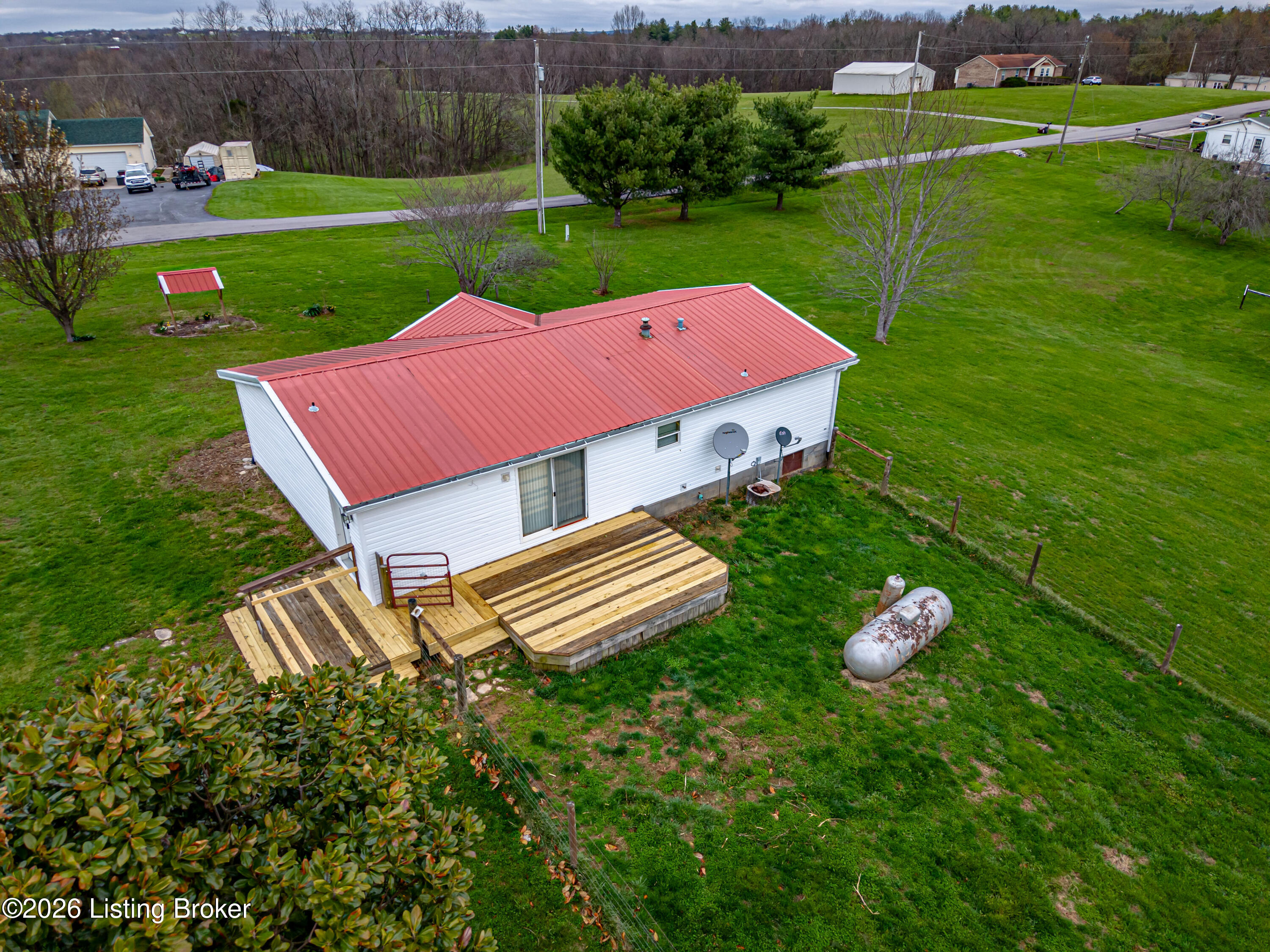 1529 Martin Nethery Rd Property Photo 4