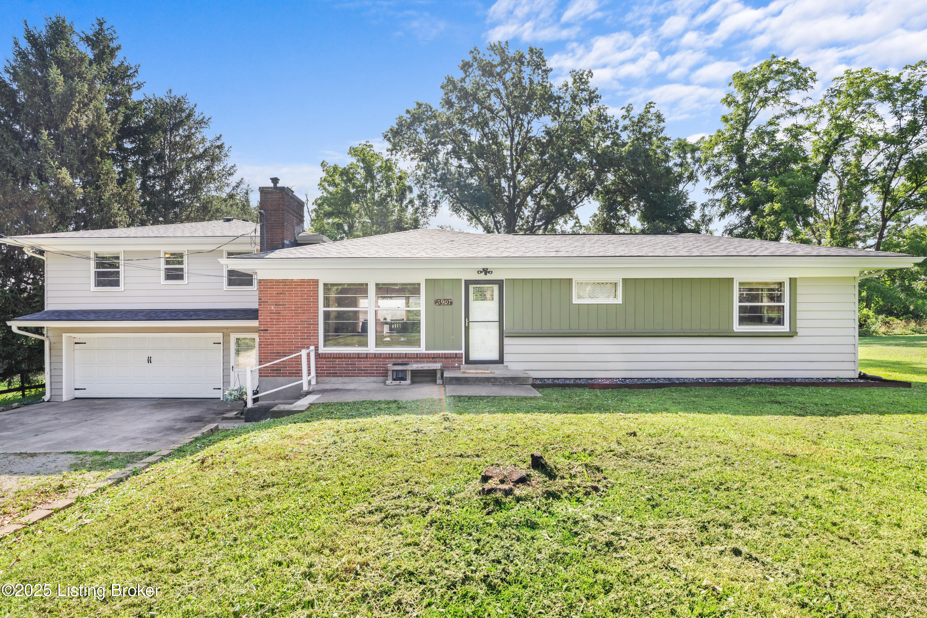5901 S Watterson Trail Property Photo 1