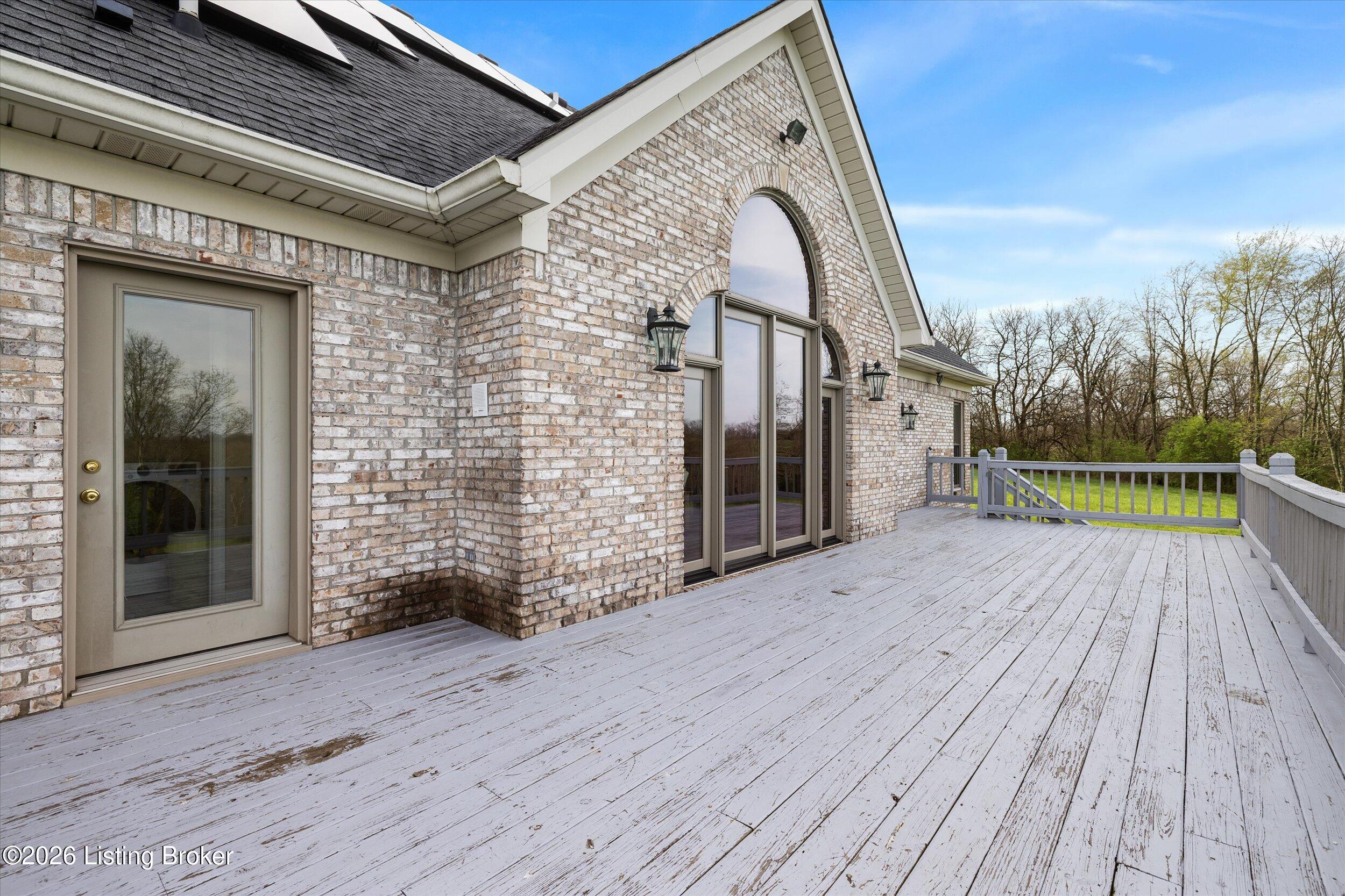 101 Frontage Rd Property Photo 43