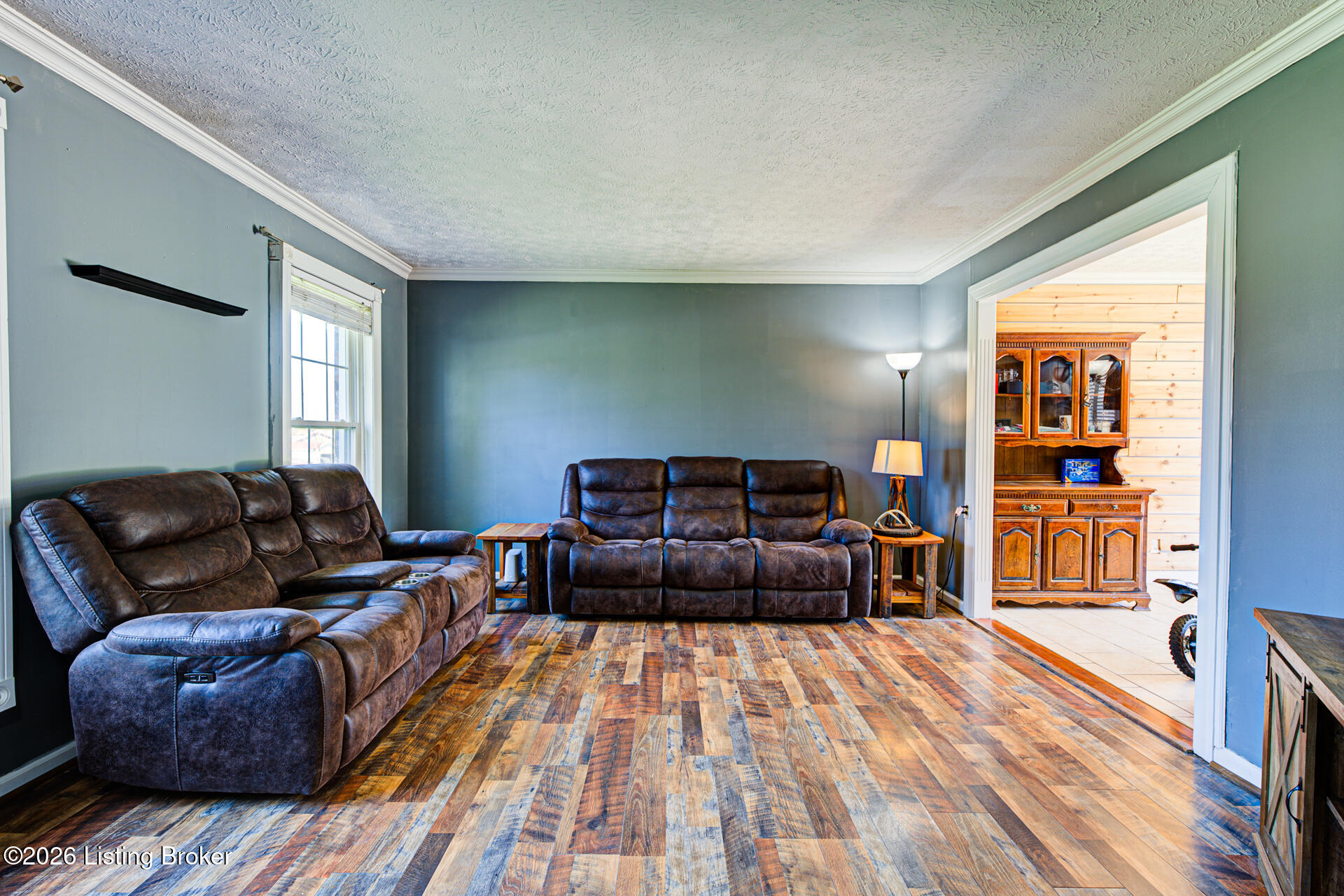 108 Gloria Dr Property Photo 3
