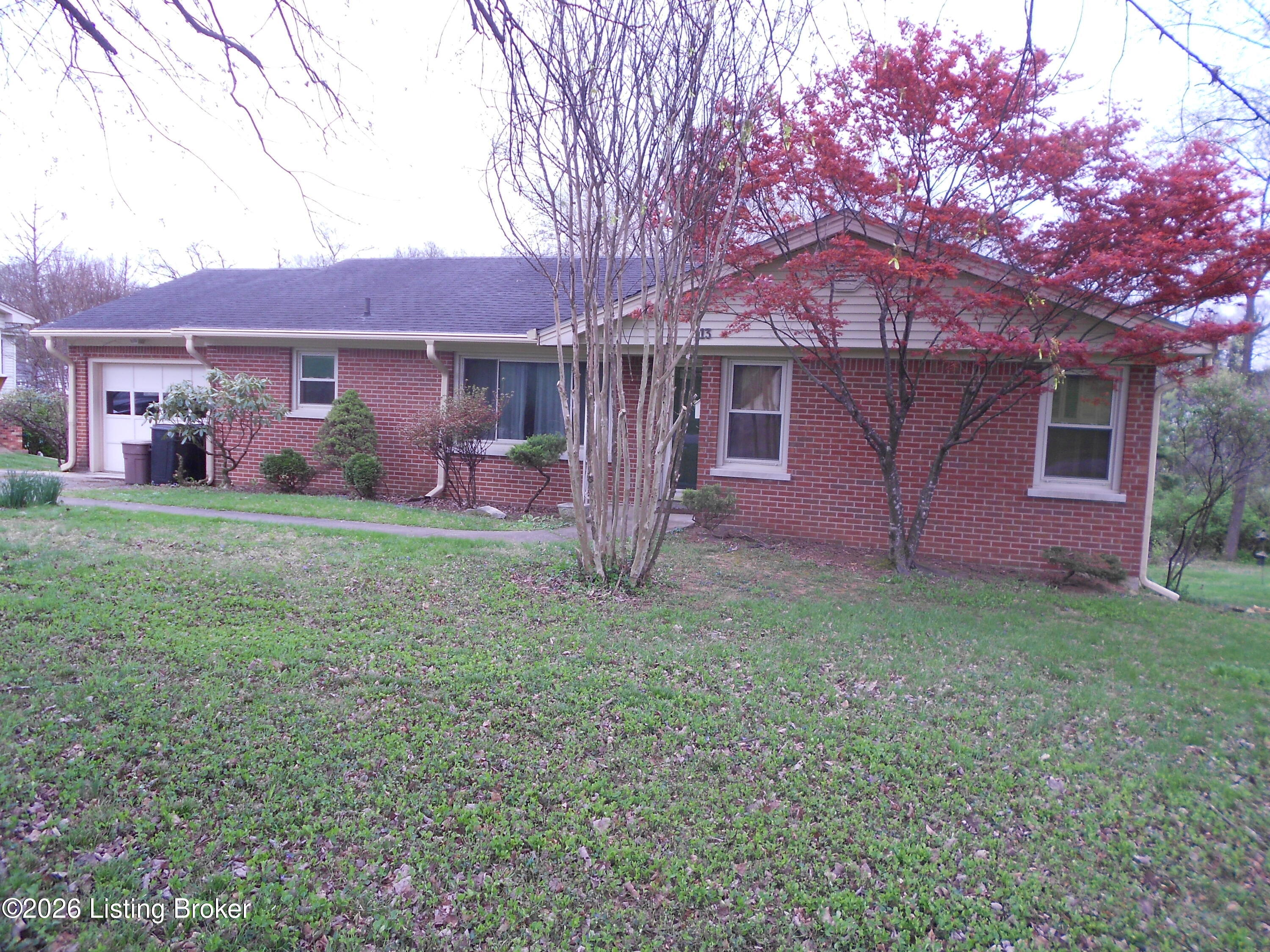 113 Edgewood Dr Property Photo 1