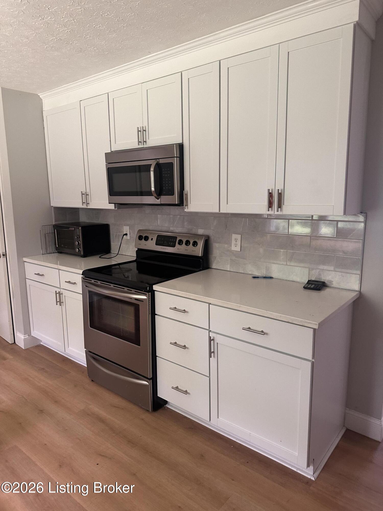 602 W Broadway St Property Photo 5