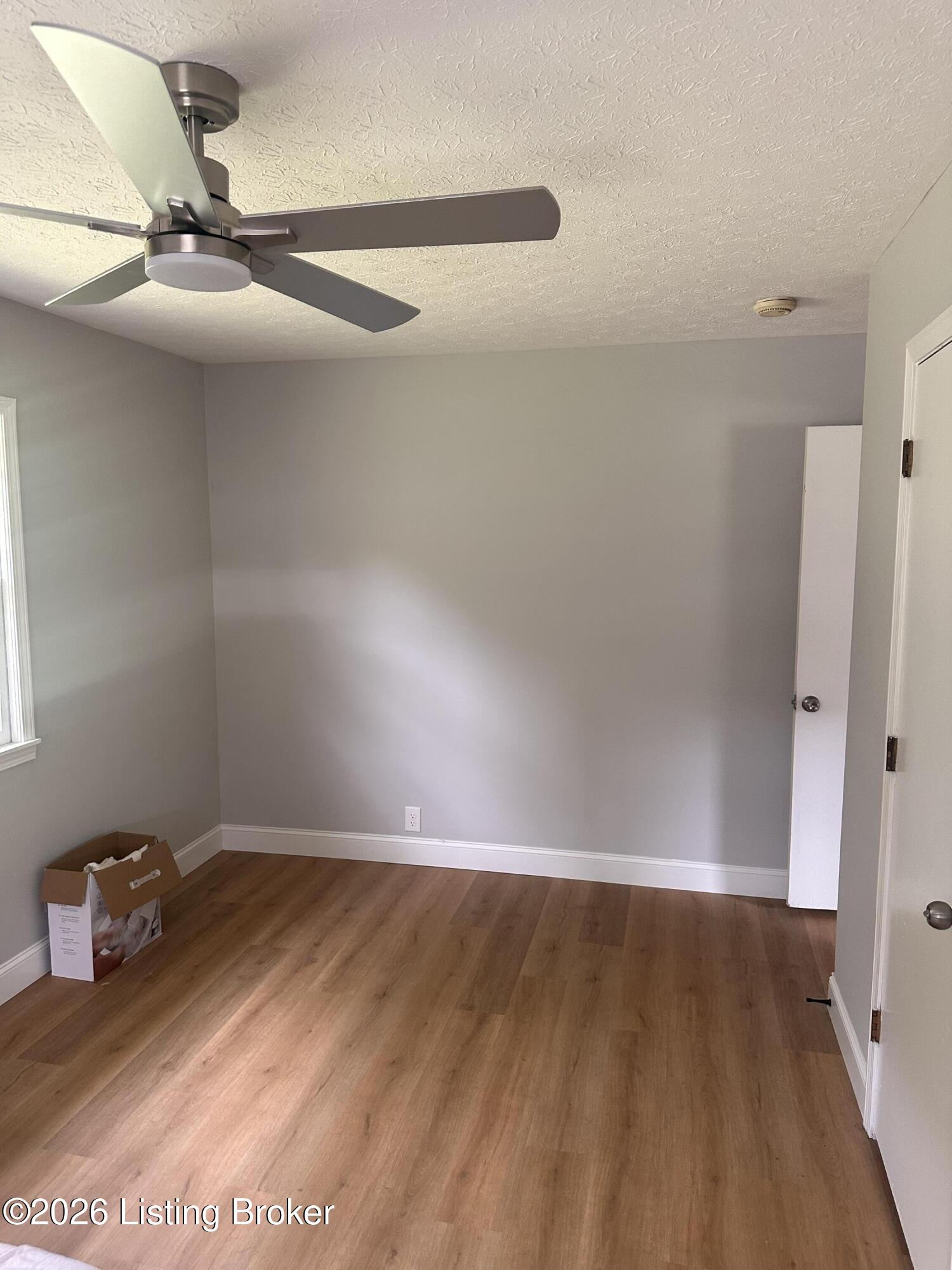 602 W Broadway St Property Photo 10