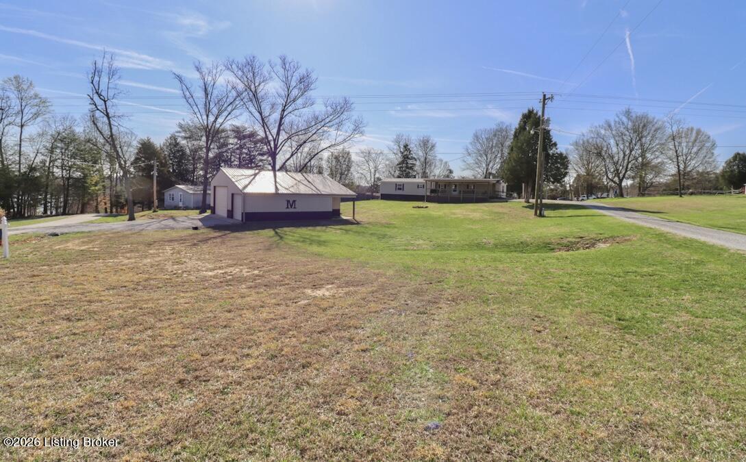 100 Spruce Dr Property Photo 14