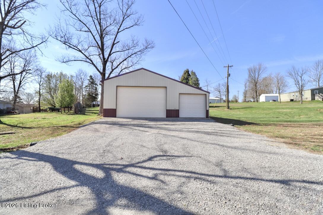 100 Spruce Dr Property Photo 17