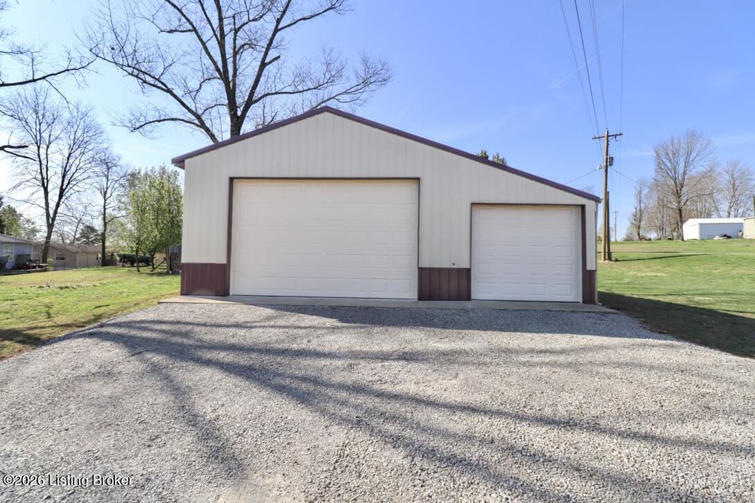 100 Spruce Dr Property Photo 18