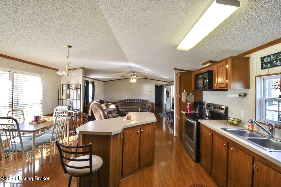 100 Spruce Dr Property Photo 34