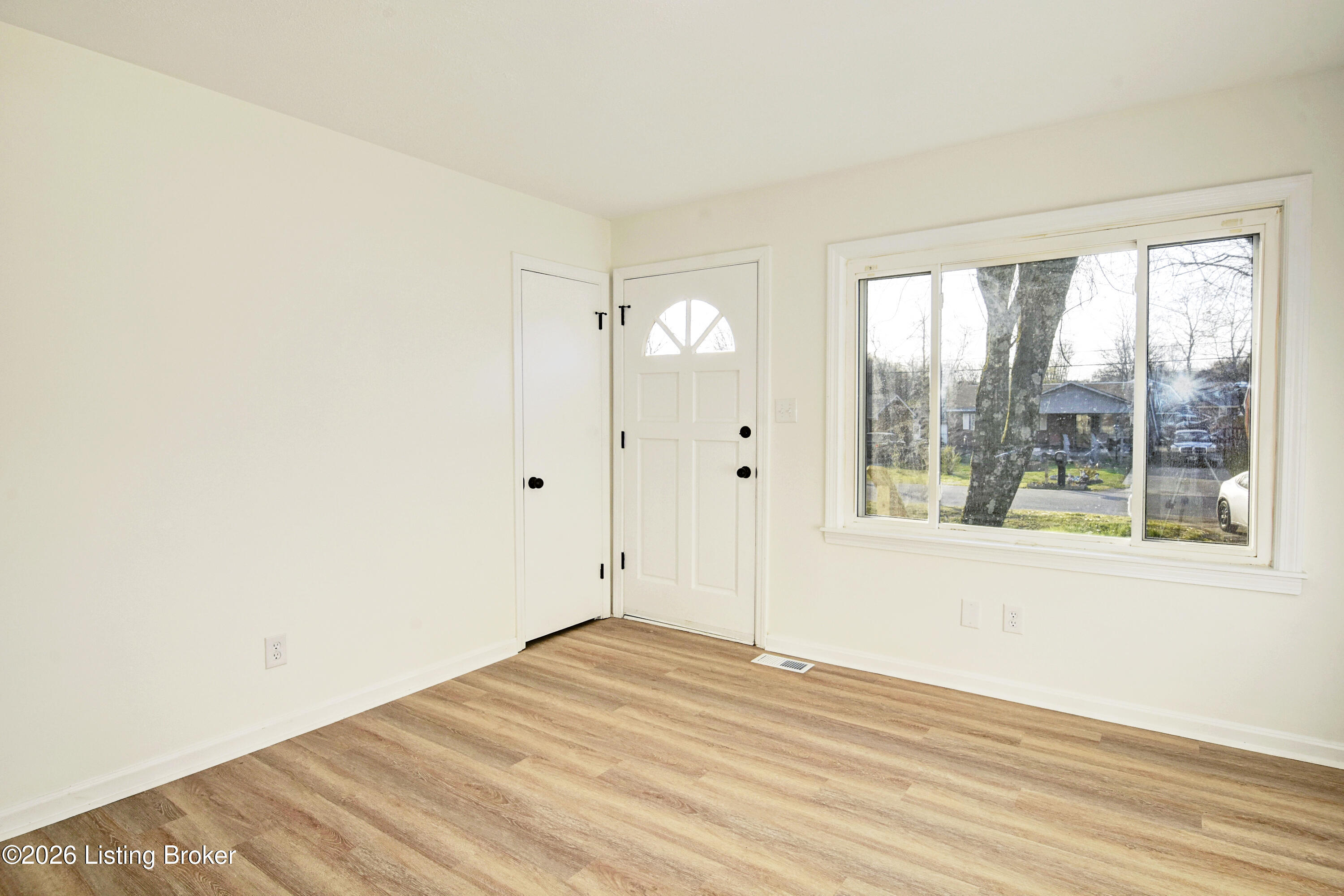 10622 Charlene Dr Property Photo 2