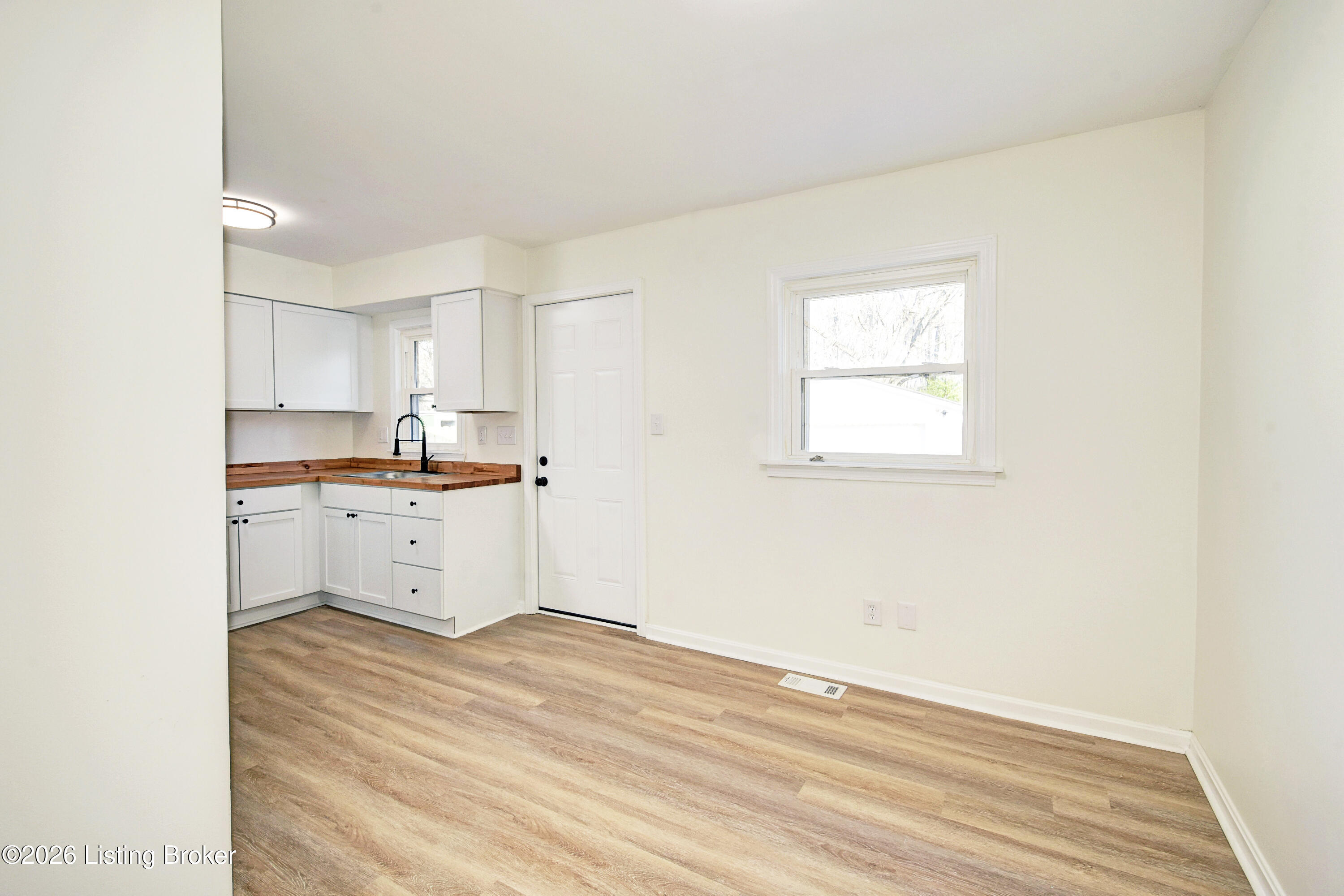 10622 Charlene Dr Property Photo 7
