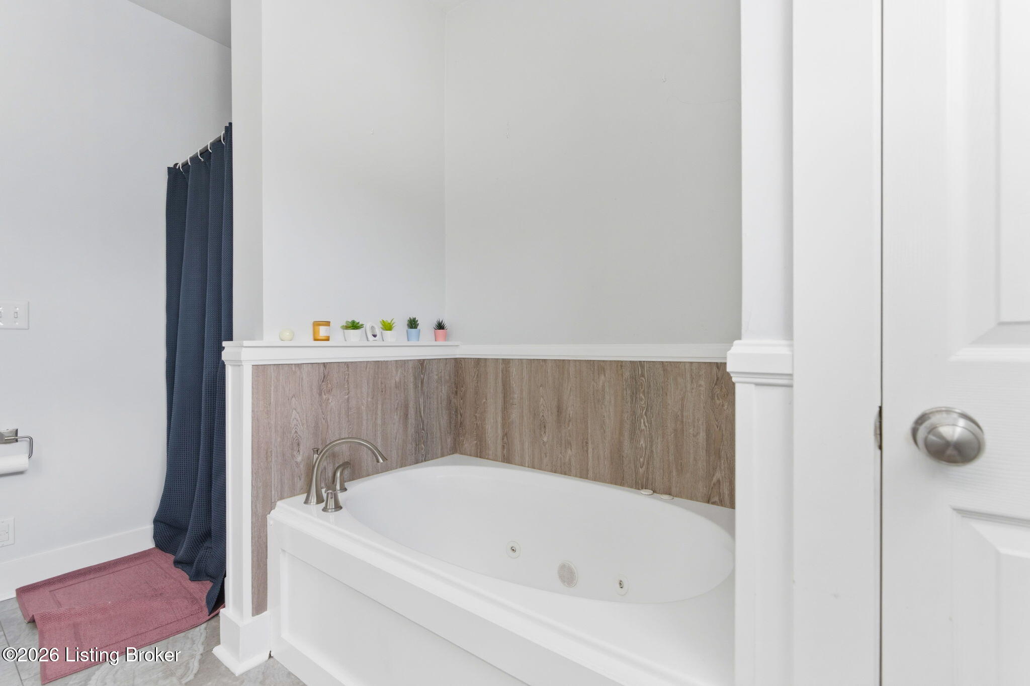 9210 Mount Eden Rd Property Photo 53