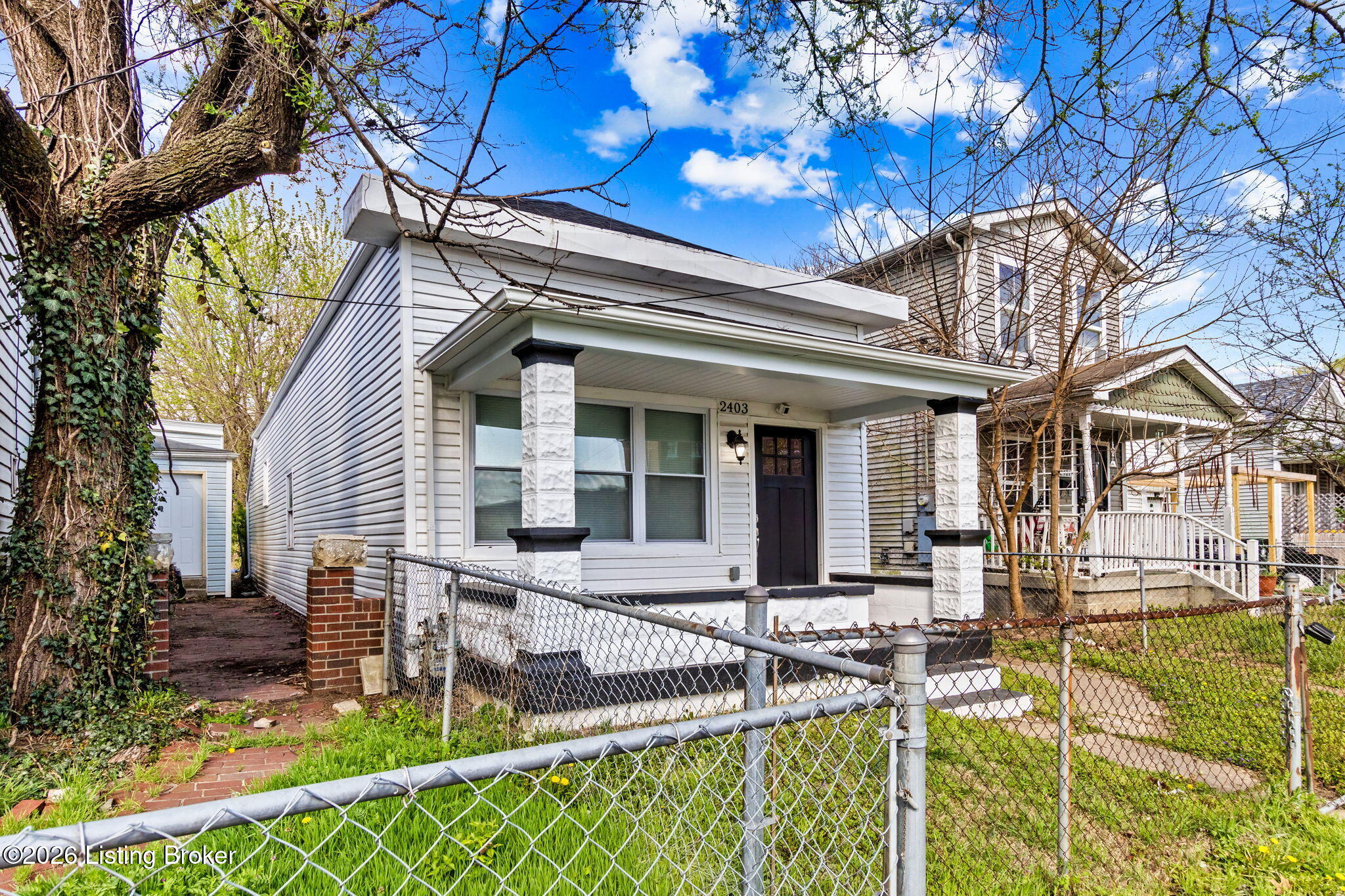 2403 Bank St Property Photo 3