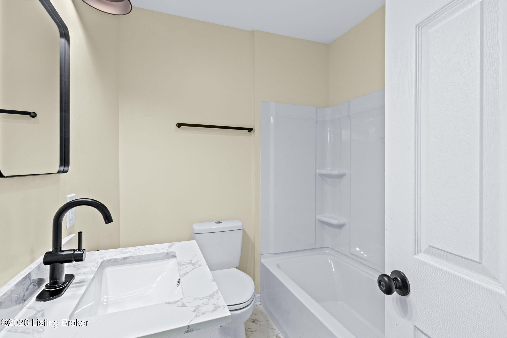 2403 Bank St Property Photo 12