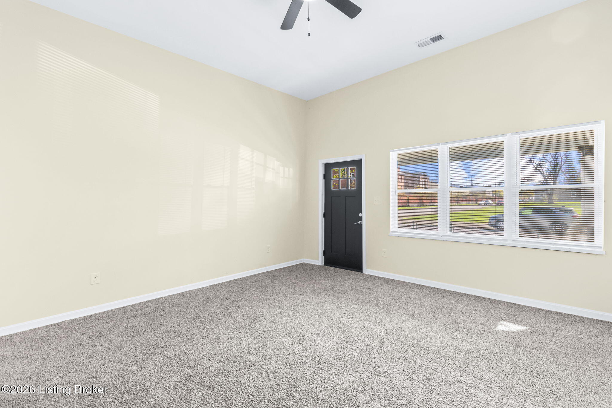 2403 Bank St Property Photo 16