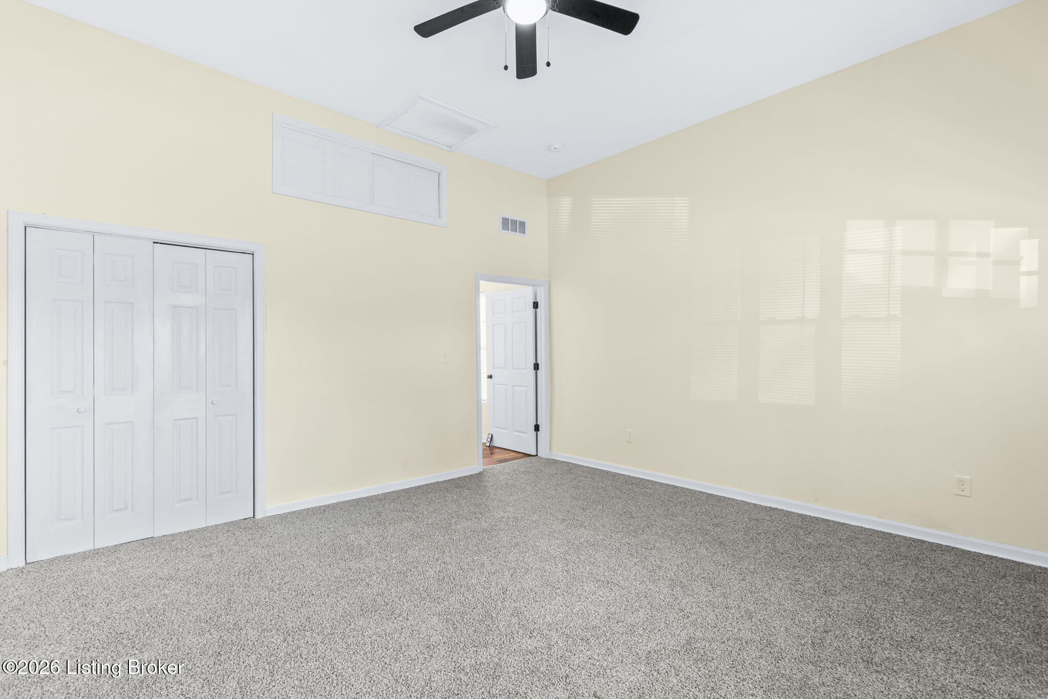 2403 Bank St Property Photo 18