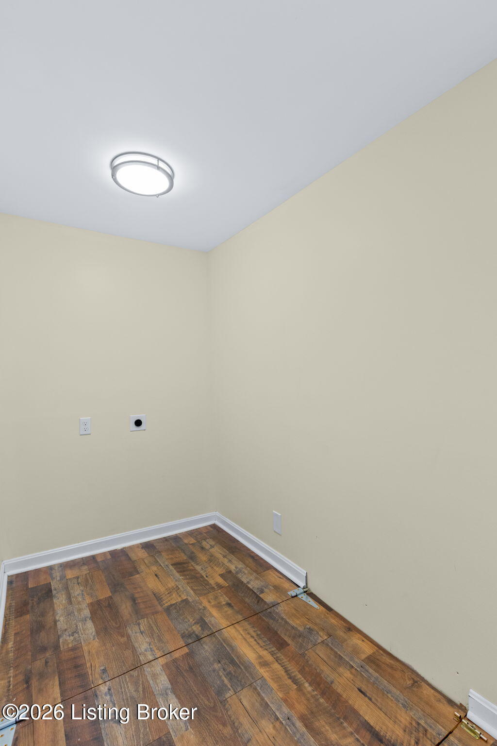 2403 Bank St Property Photo 25