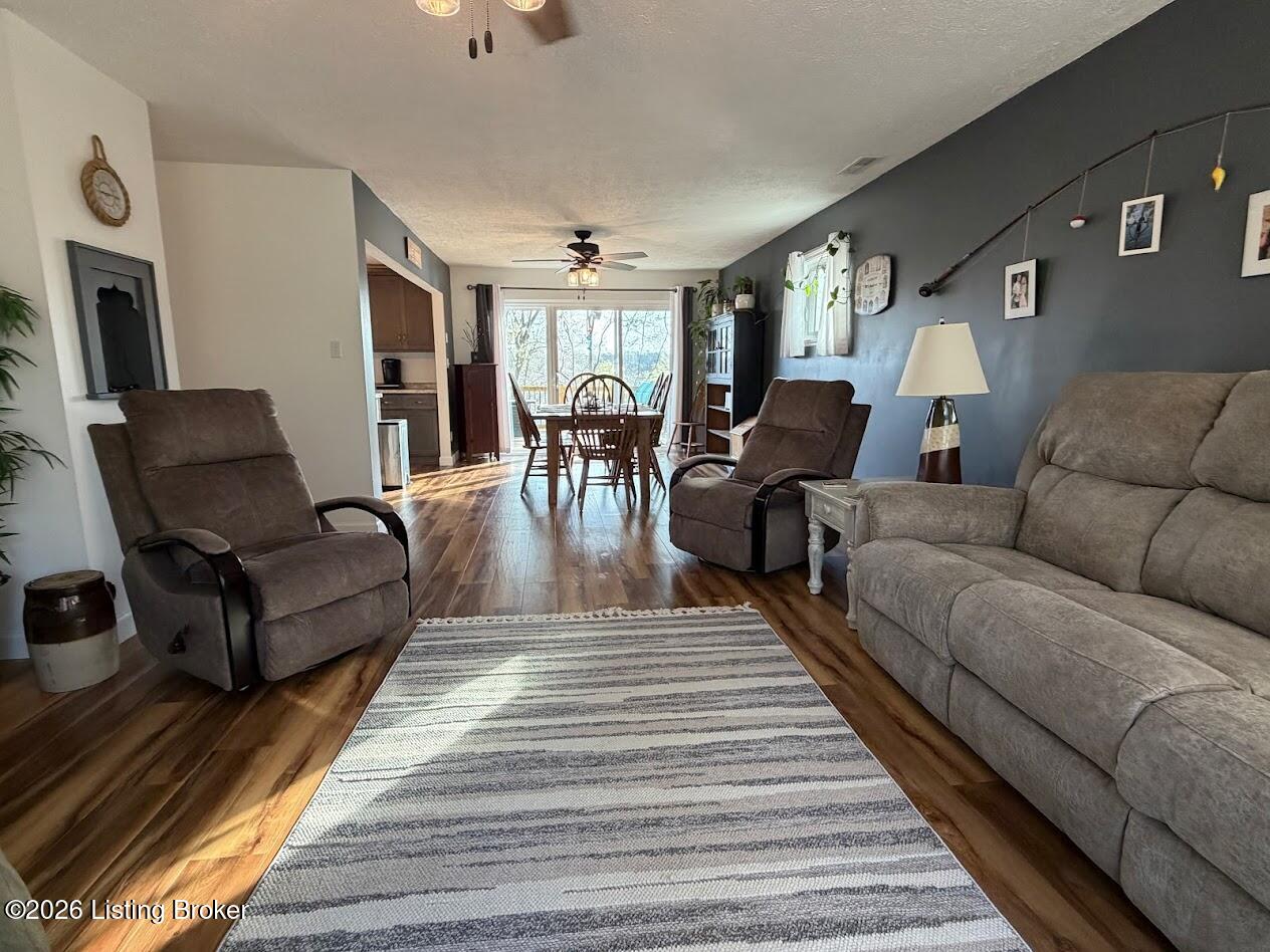 404 Lorel Dunbar Rd Property Photo 6