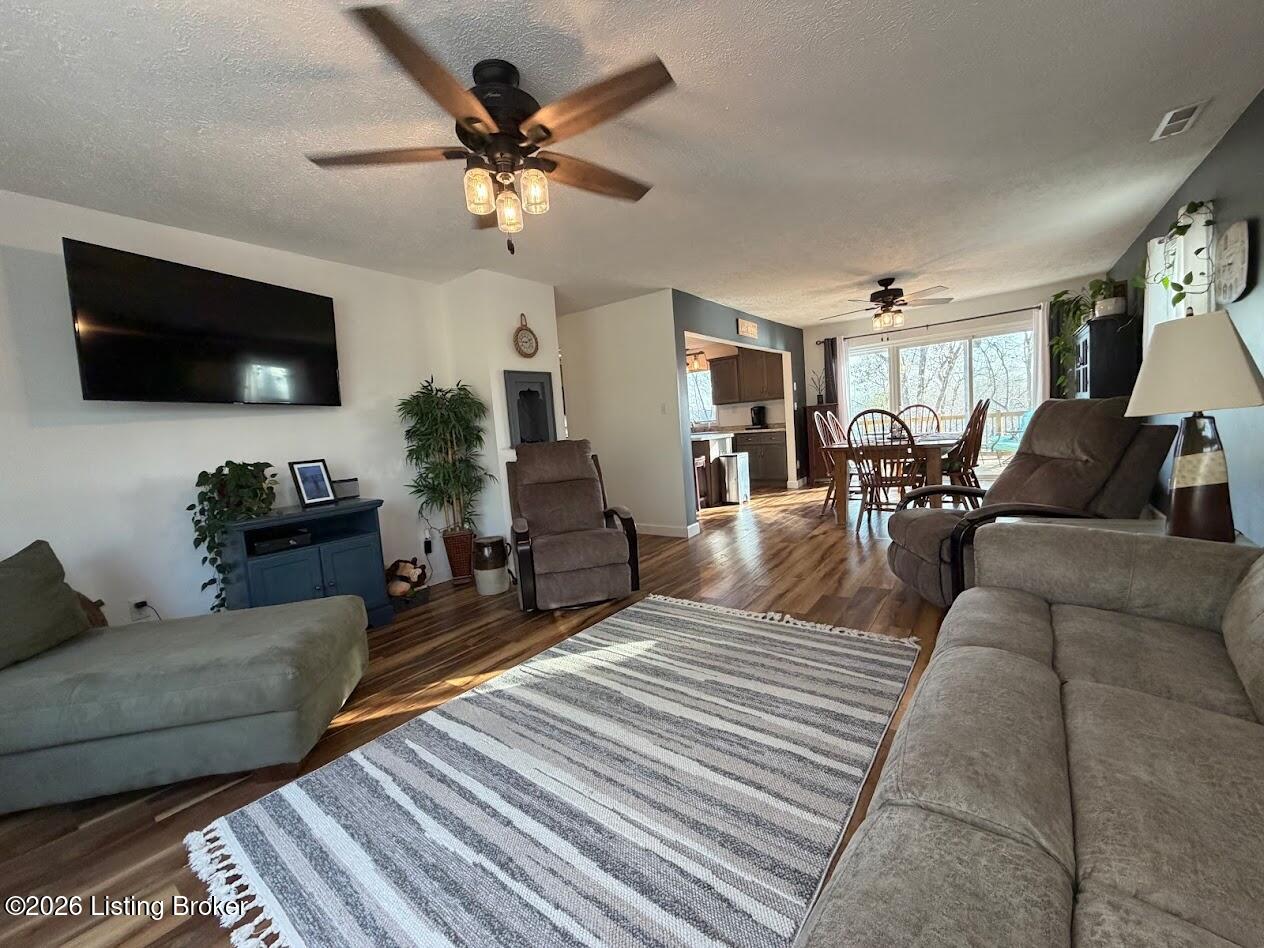 404 Lorel Dunbar Rd Property Photo 7