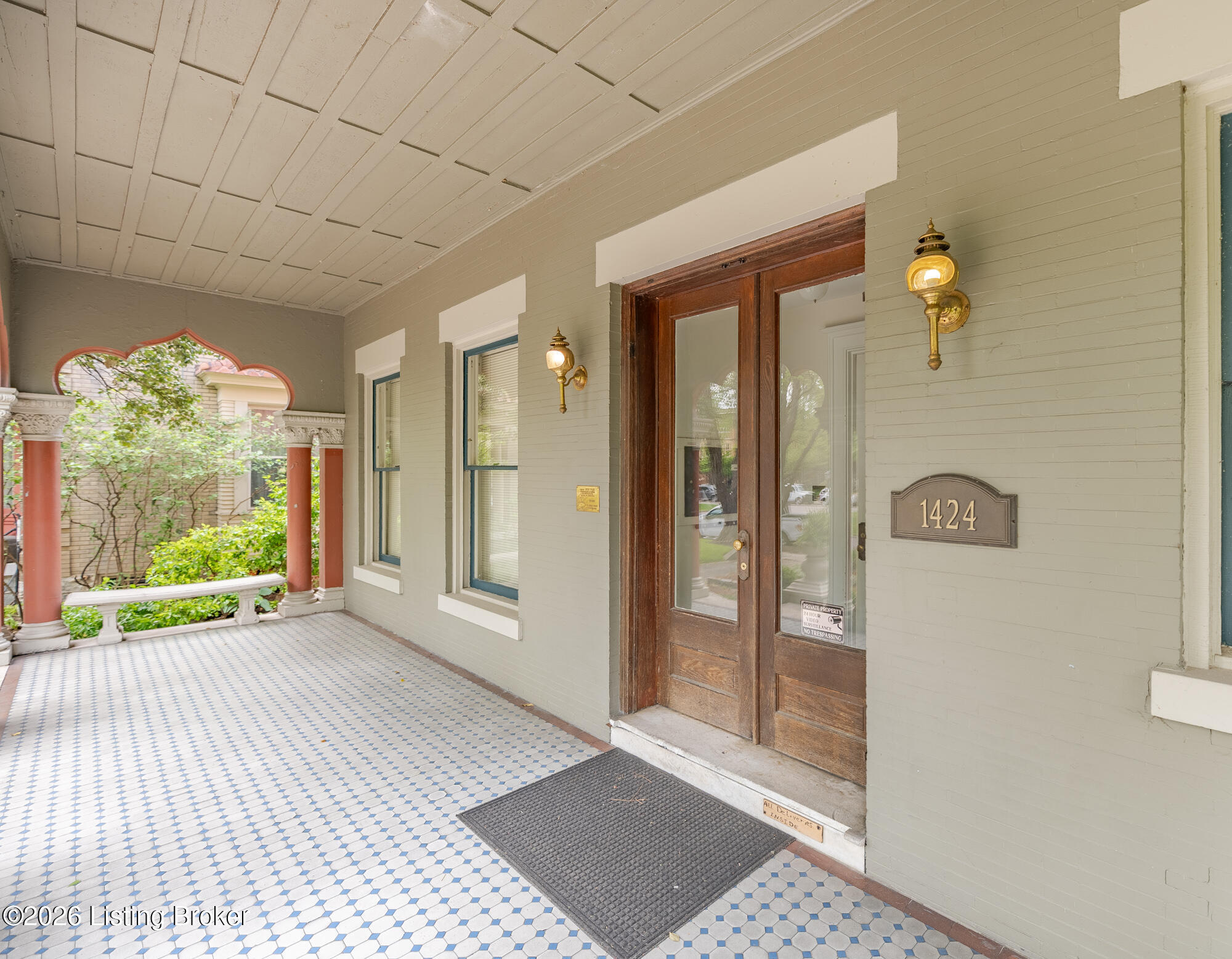 1424 St James Ct Property Photo 4