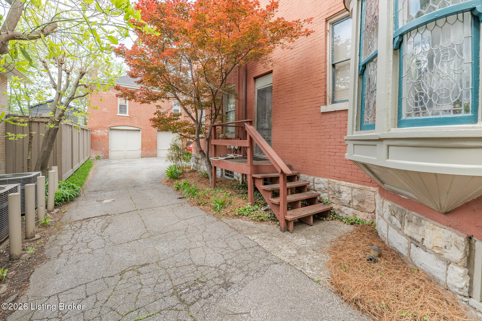 1424 St James Ct Property Photo 6