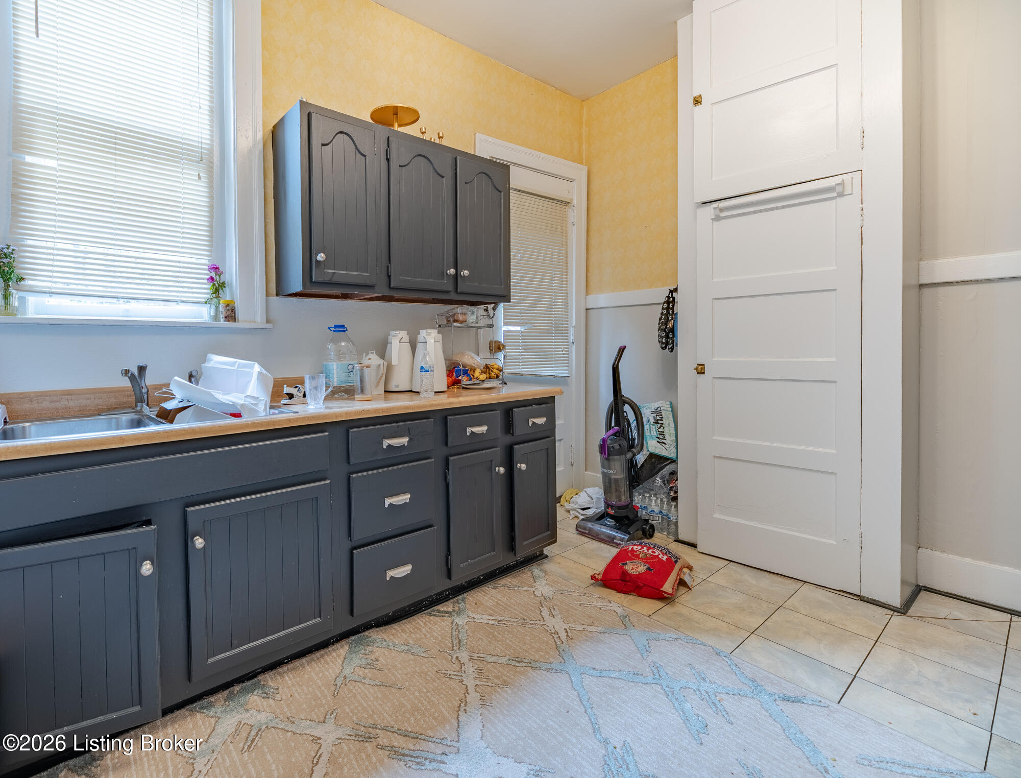 1424 St James Ct Property Photo 14
