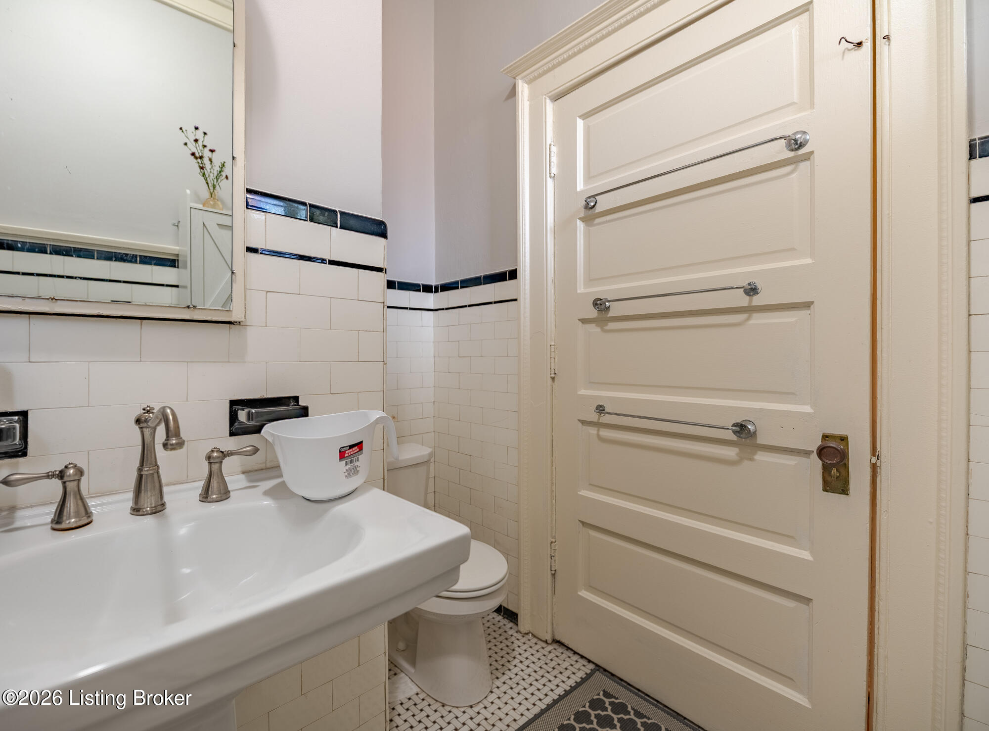1424 St James Ct Property Photo 17