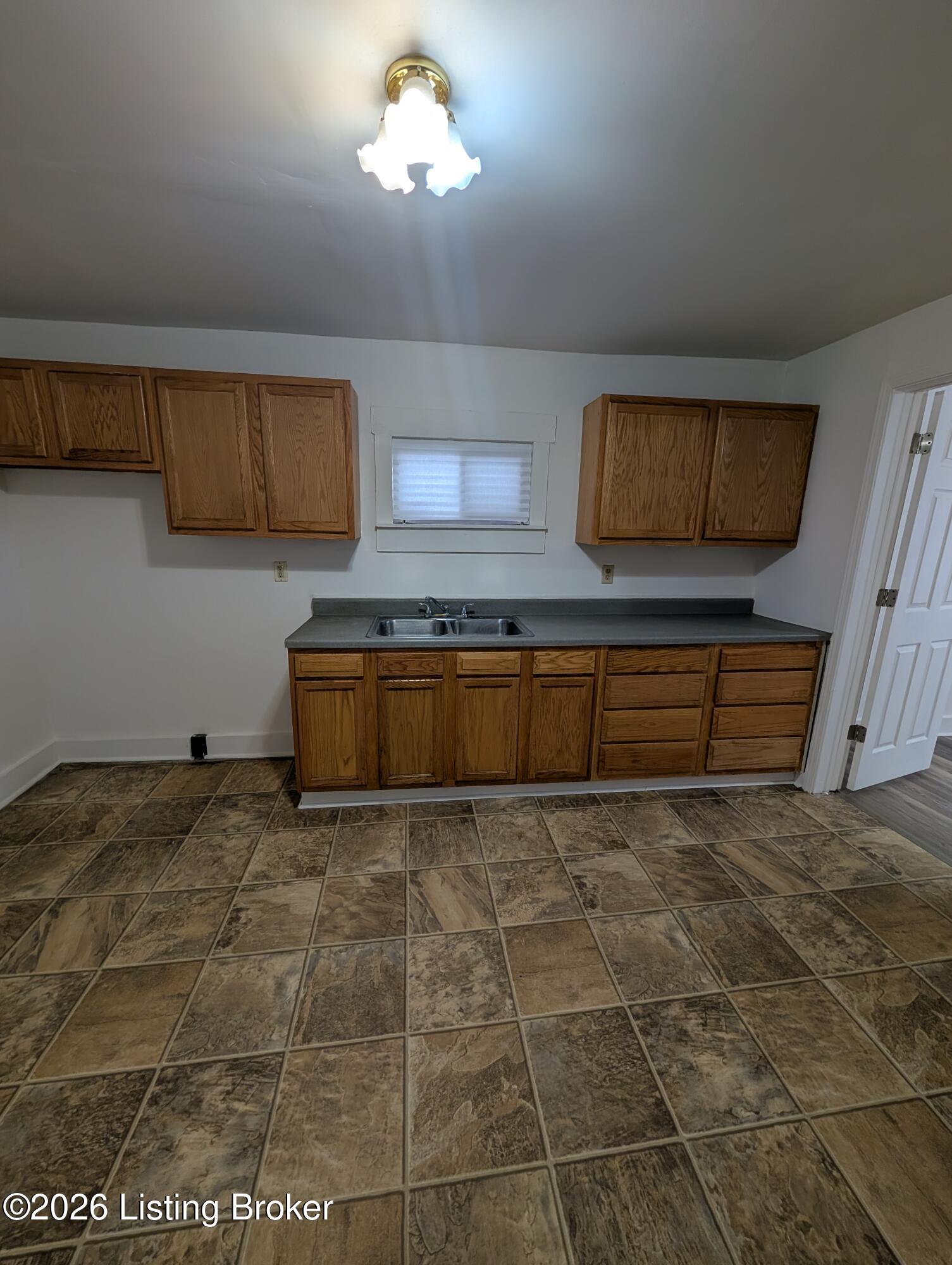 3423 Virginia Ave Property Photo 4