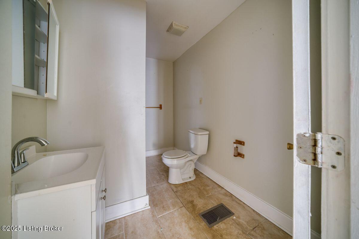 2008 W Jefferson St Property Photo 21
