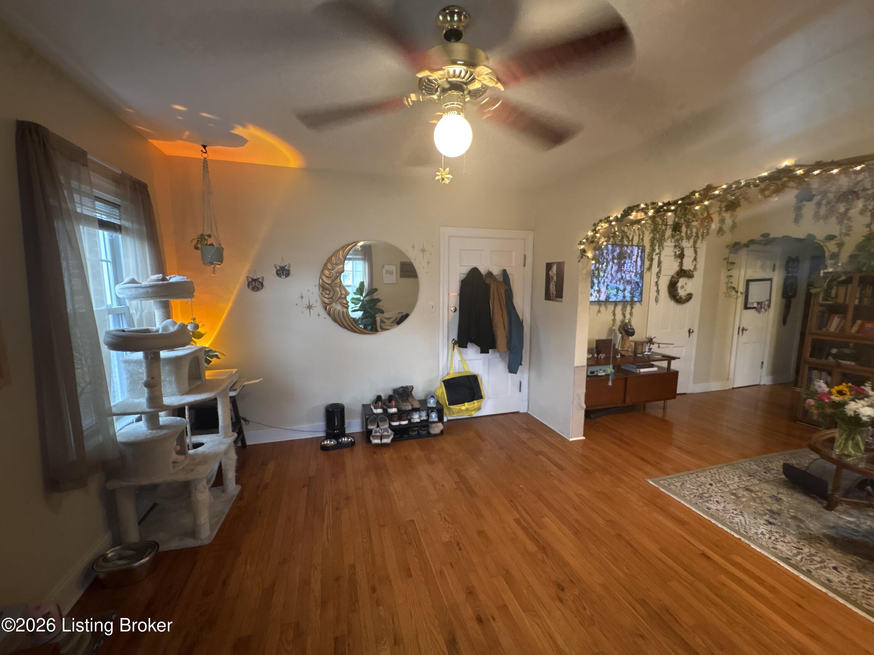 2122 Village Dr Property Photo 11