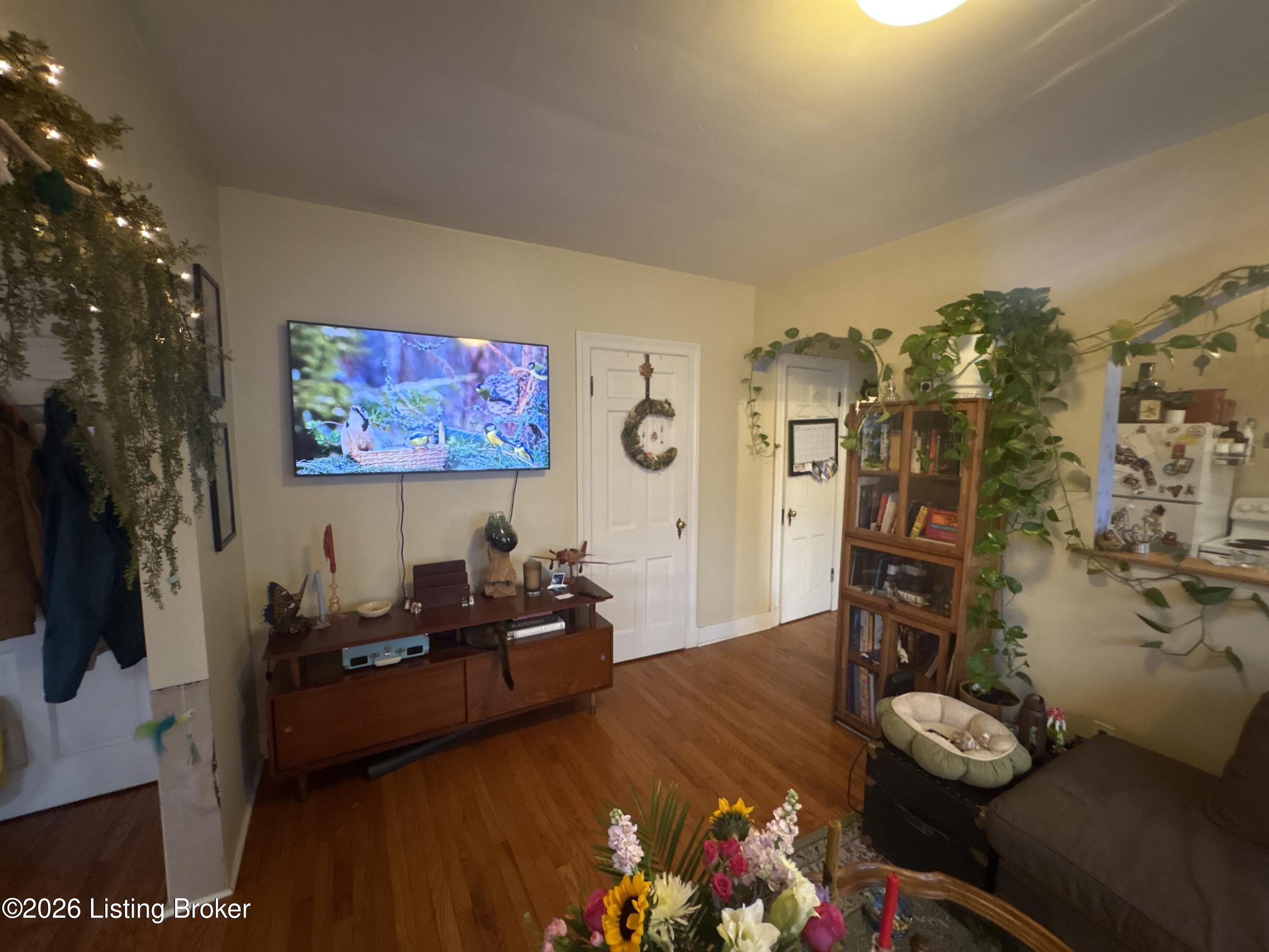 2122 Village Dr Property Photo 14
