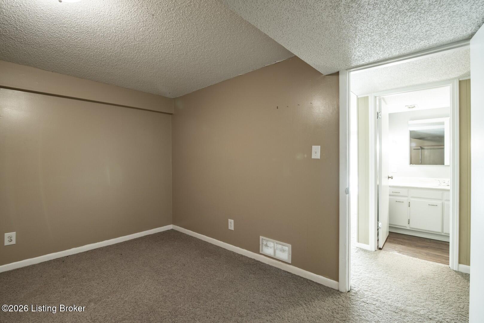812 Burgundy Ct Property Photo 43