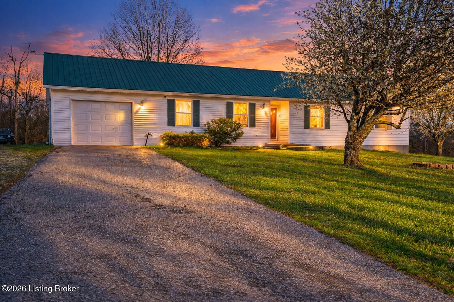 1336 Tracy Rd Property Photo 1