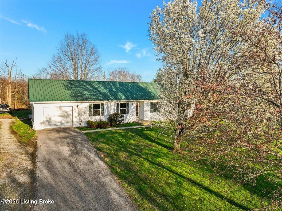1336 Tracy Rd Property Photo 5
