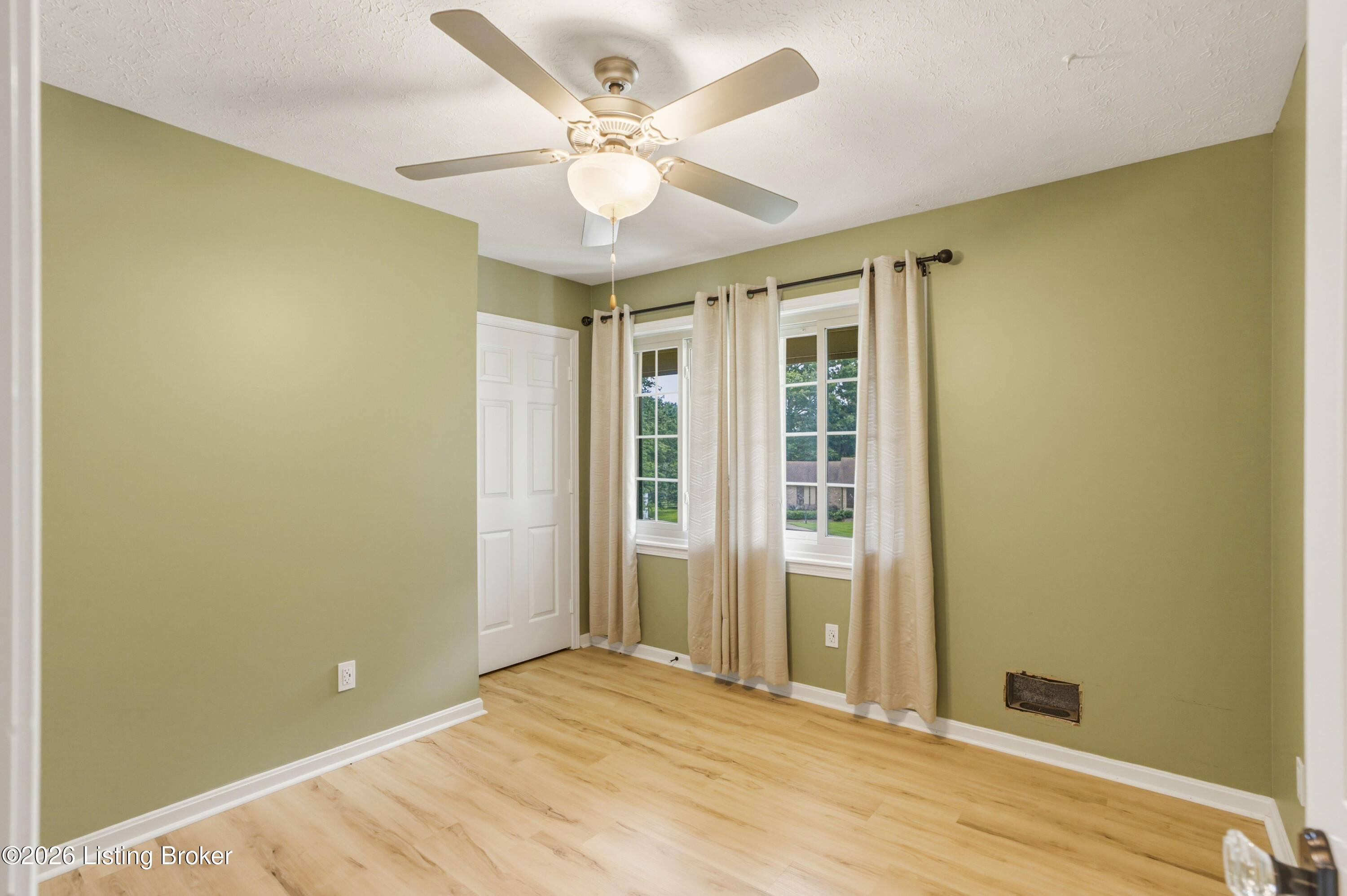 13003 Larkspur Ln Property Photo 25