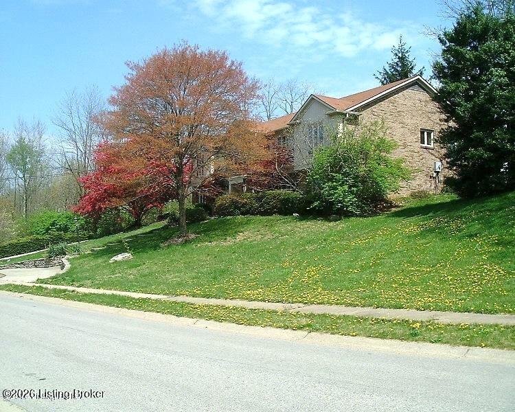 2311 Fallsview Rd Property Photo 3