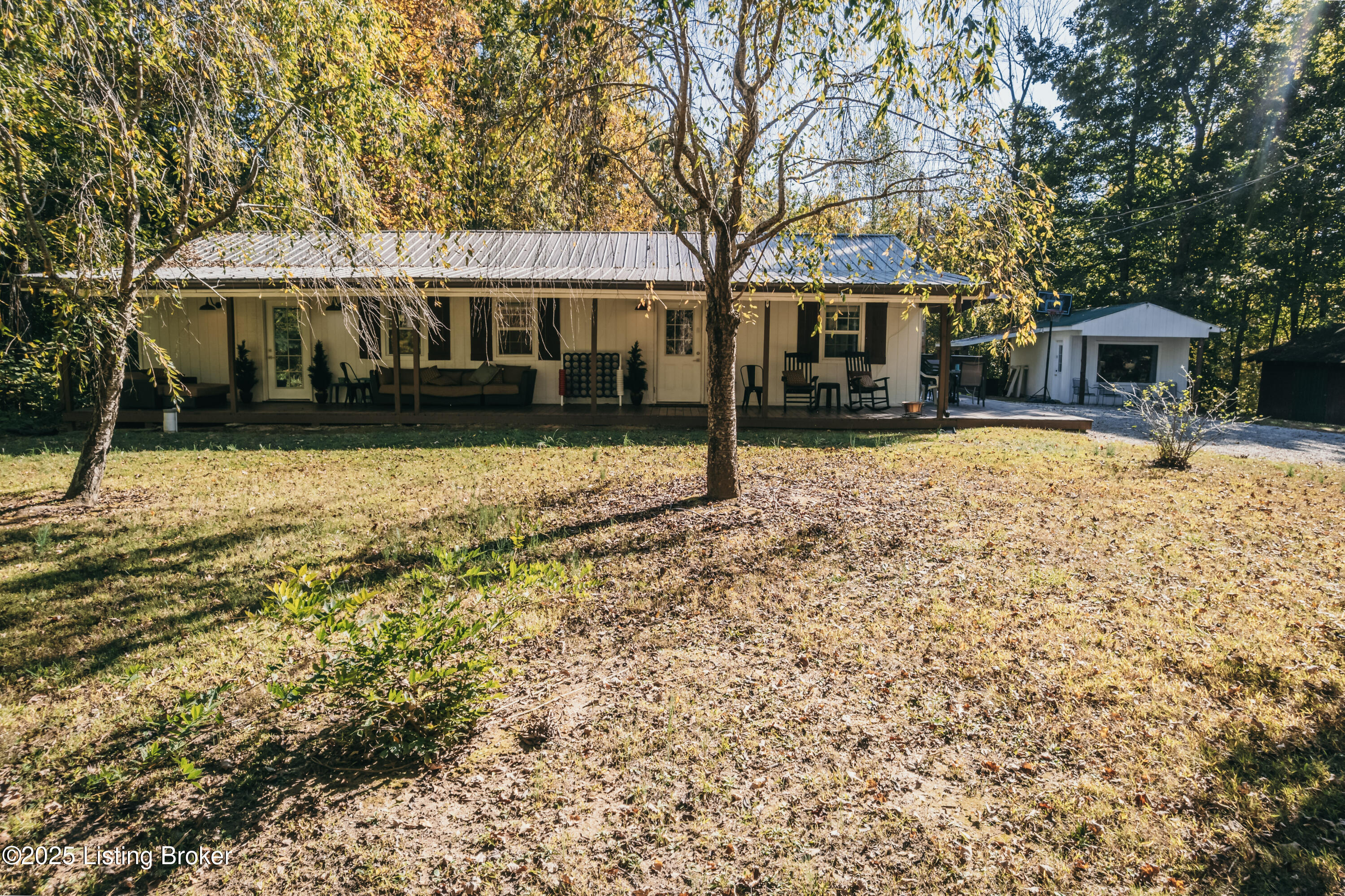 369 Old Fat Bruce Rd Property Photo 3