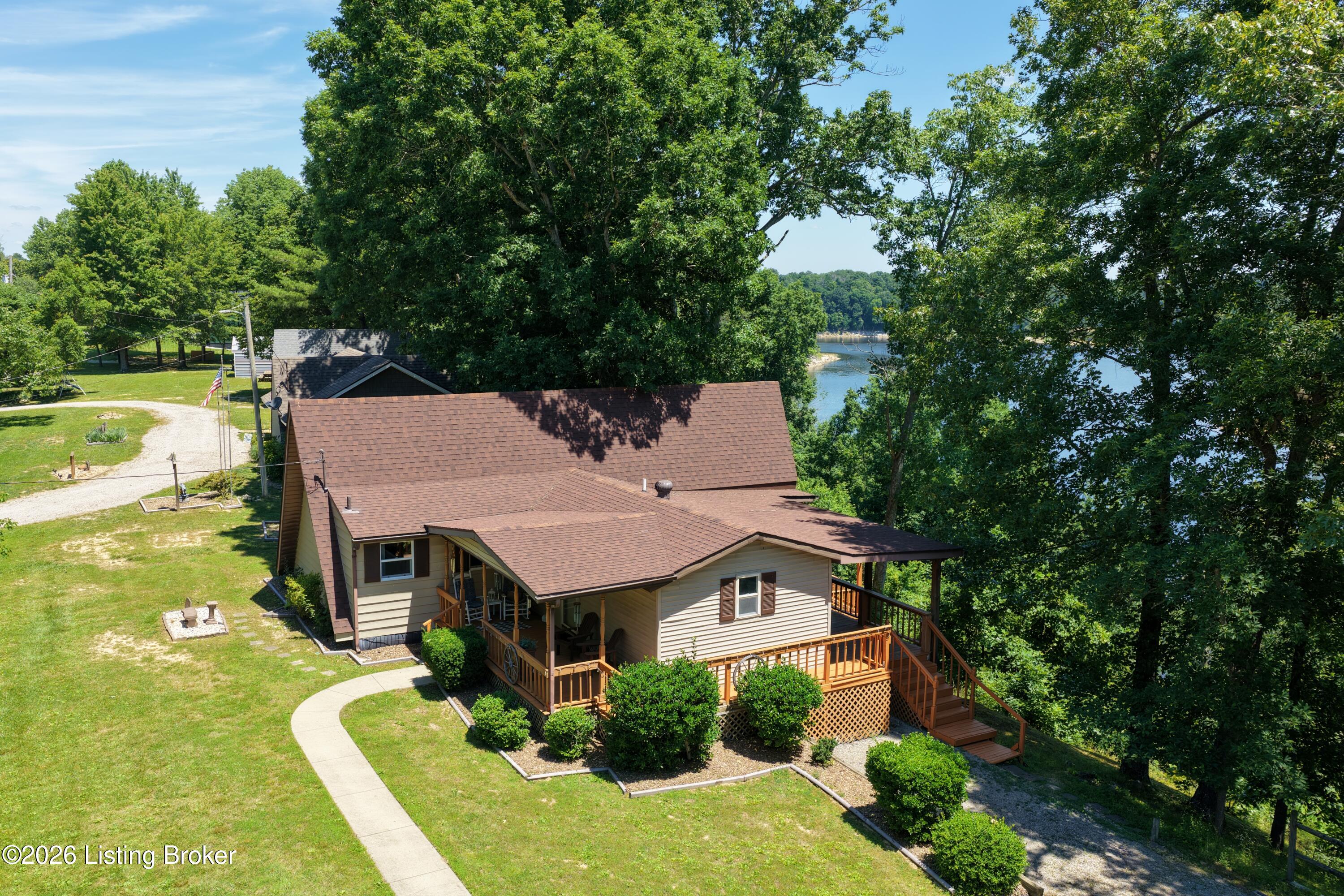 1129 Indian Ridge Rd Property Photo 3