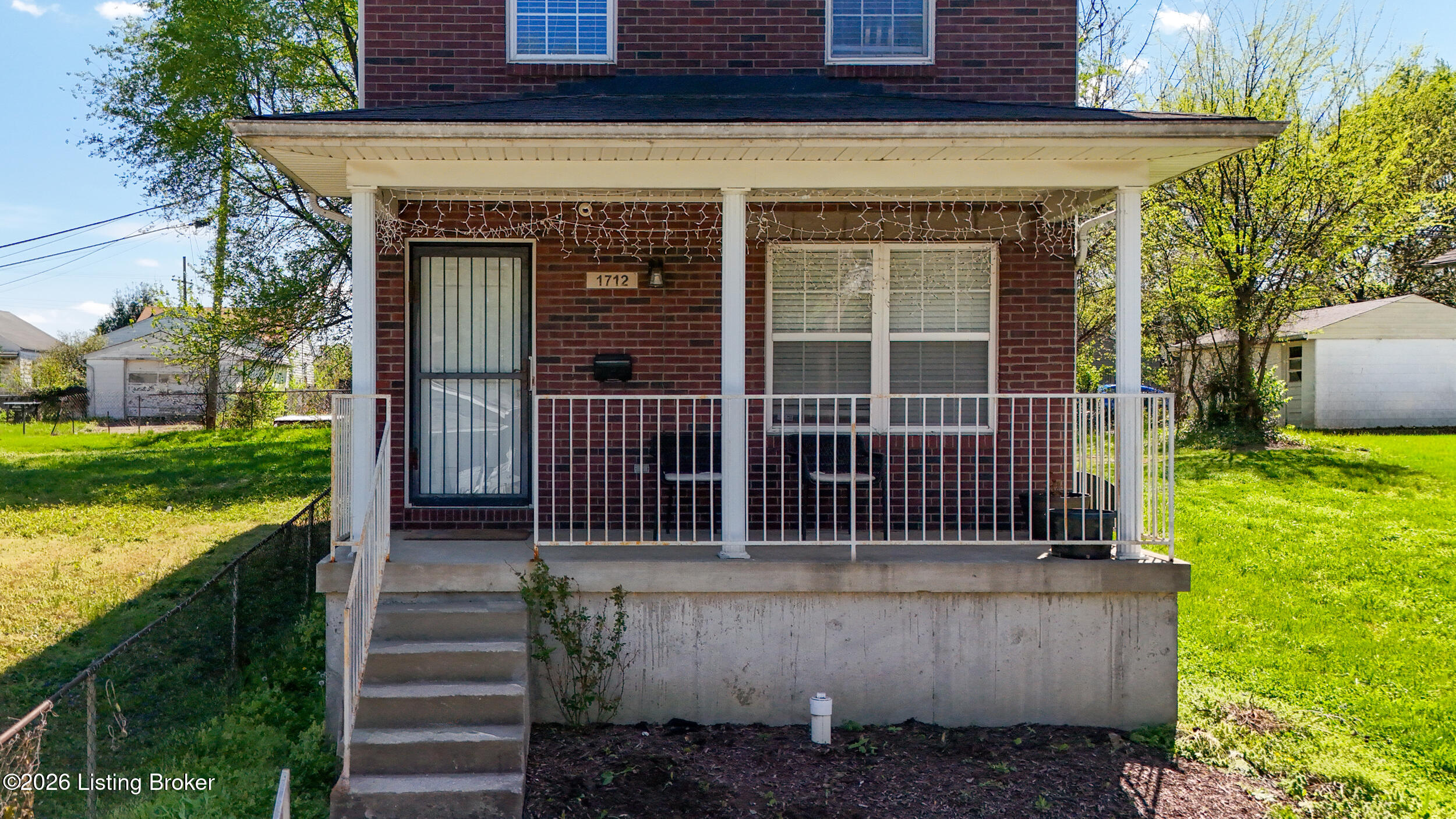 1712 W Gaulbert Ave Property Photo 3