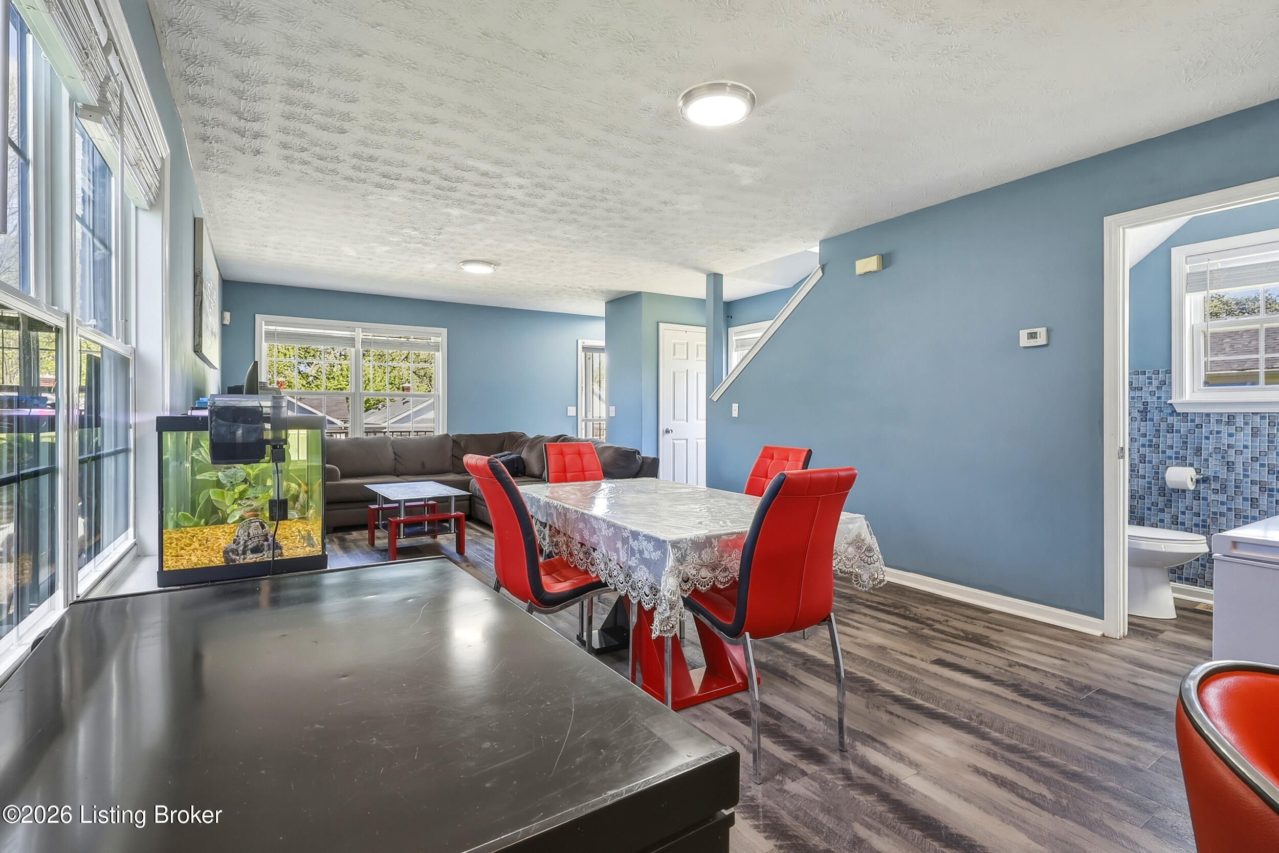 1712 W Gaulbert Ave Property Photo 9