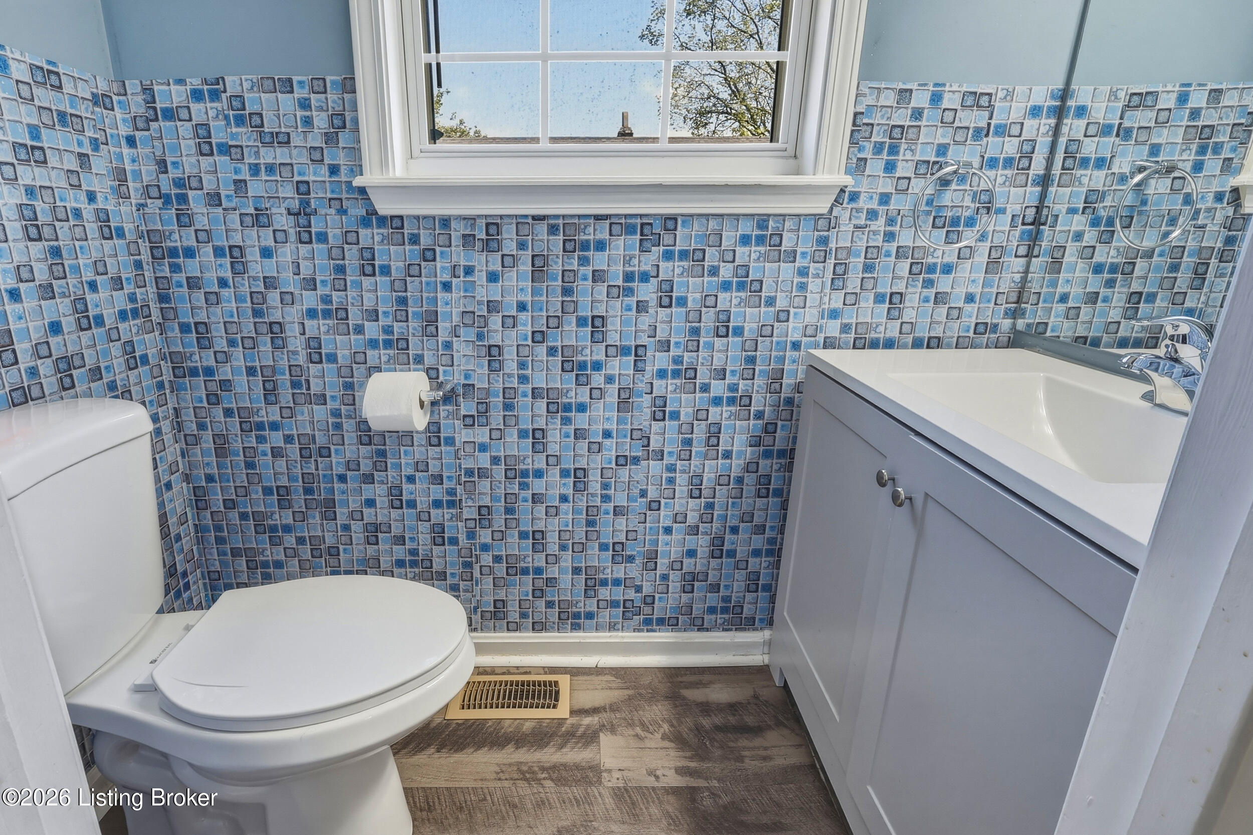 1712 W Gaulbert Ave Property Photo 10