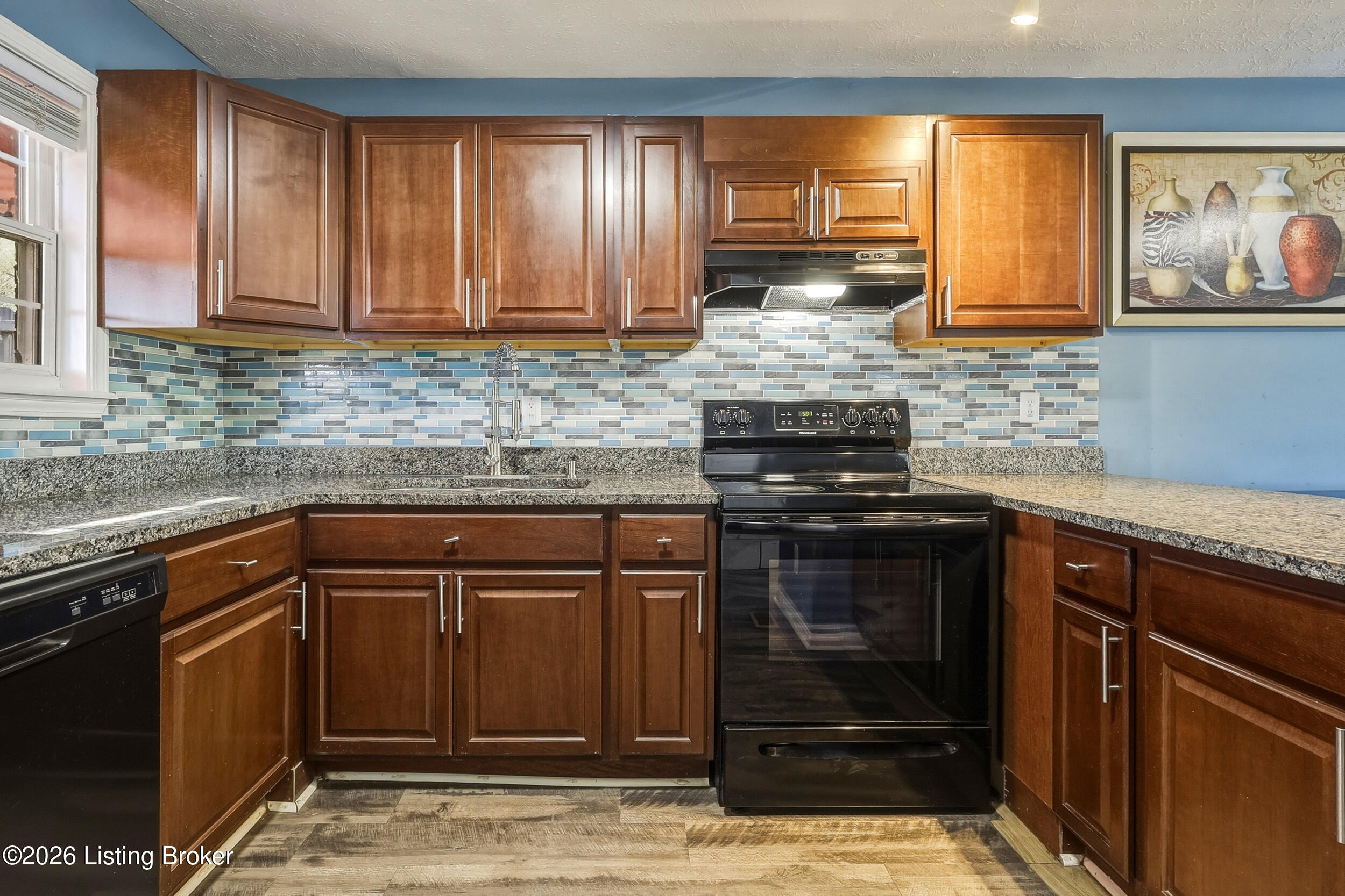 1712 W Gaulbert Ave Property Photo 12