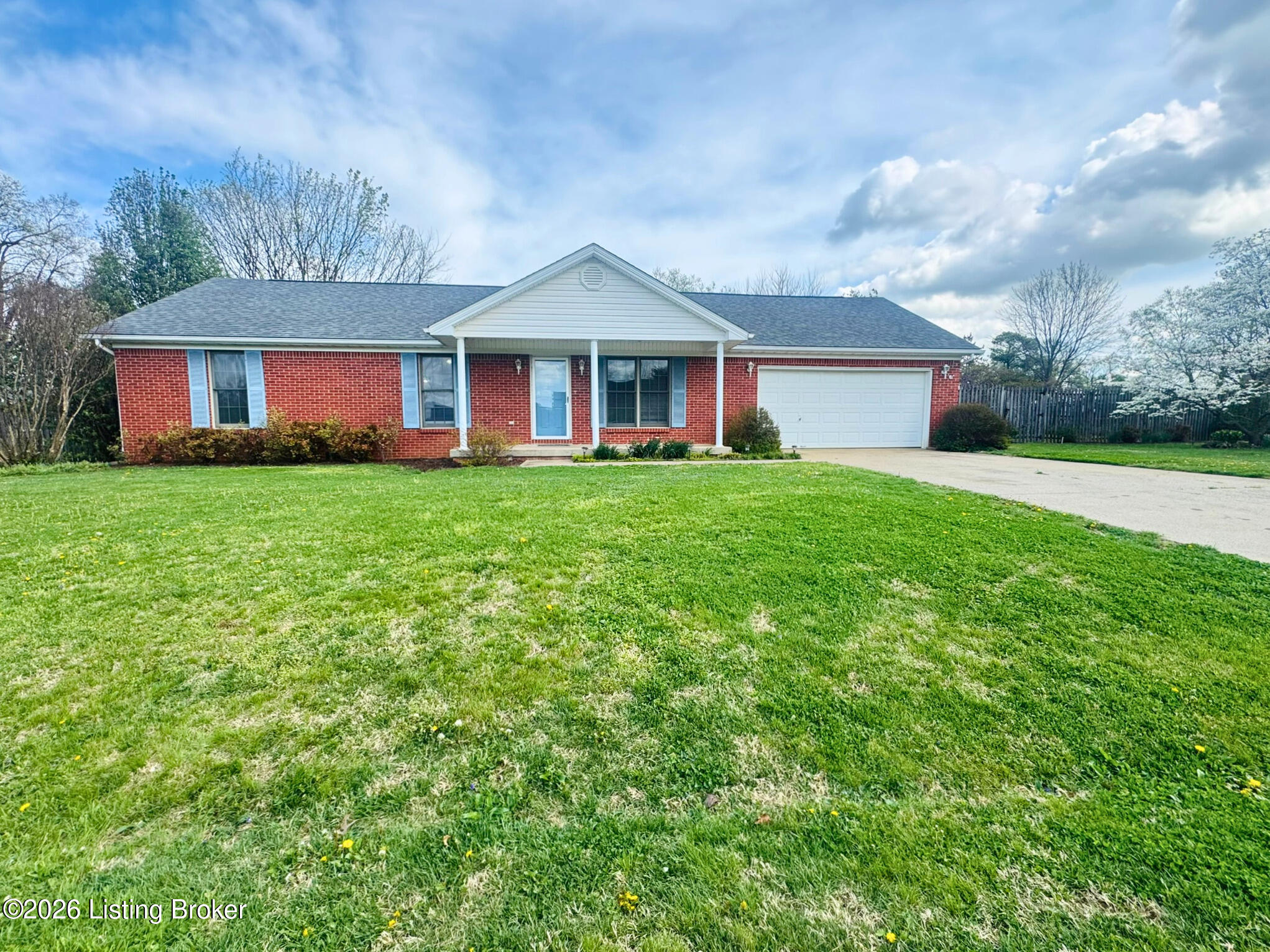 2806 Oakwood Dr Property Photo 1