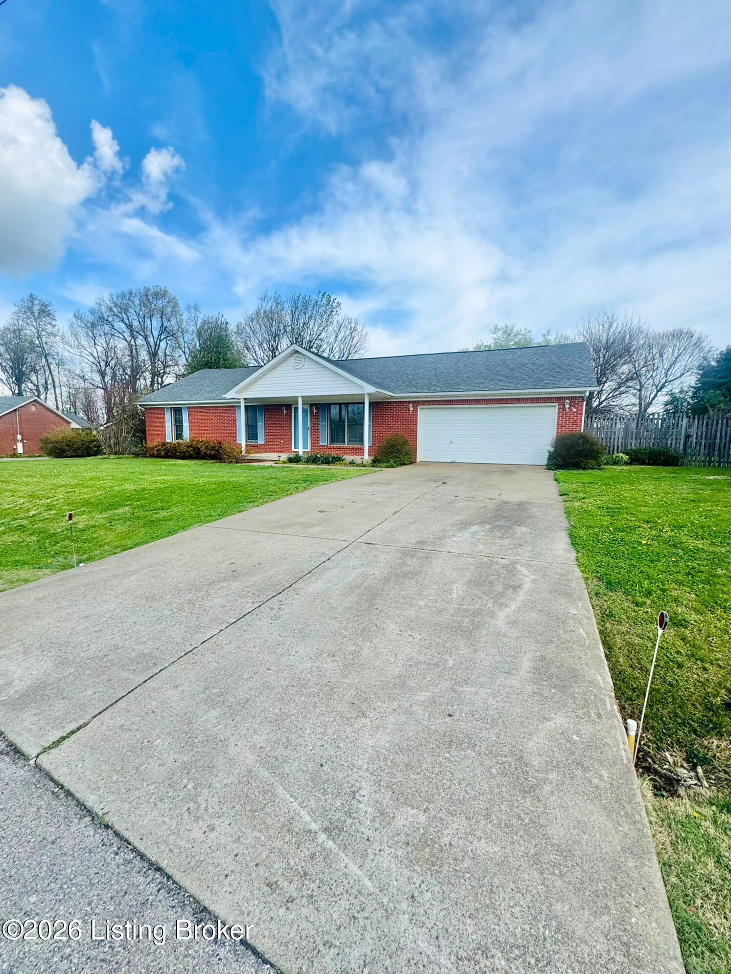 2806 Oakwood Dr Property Photo 4