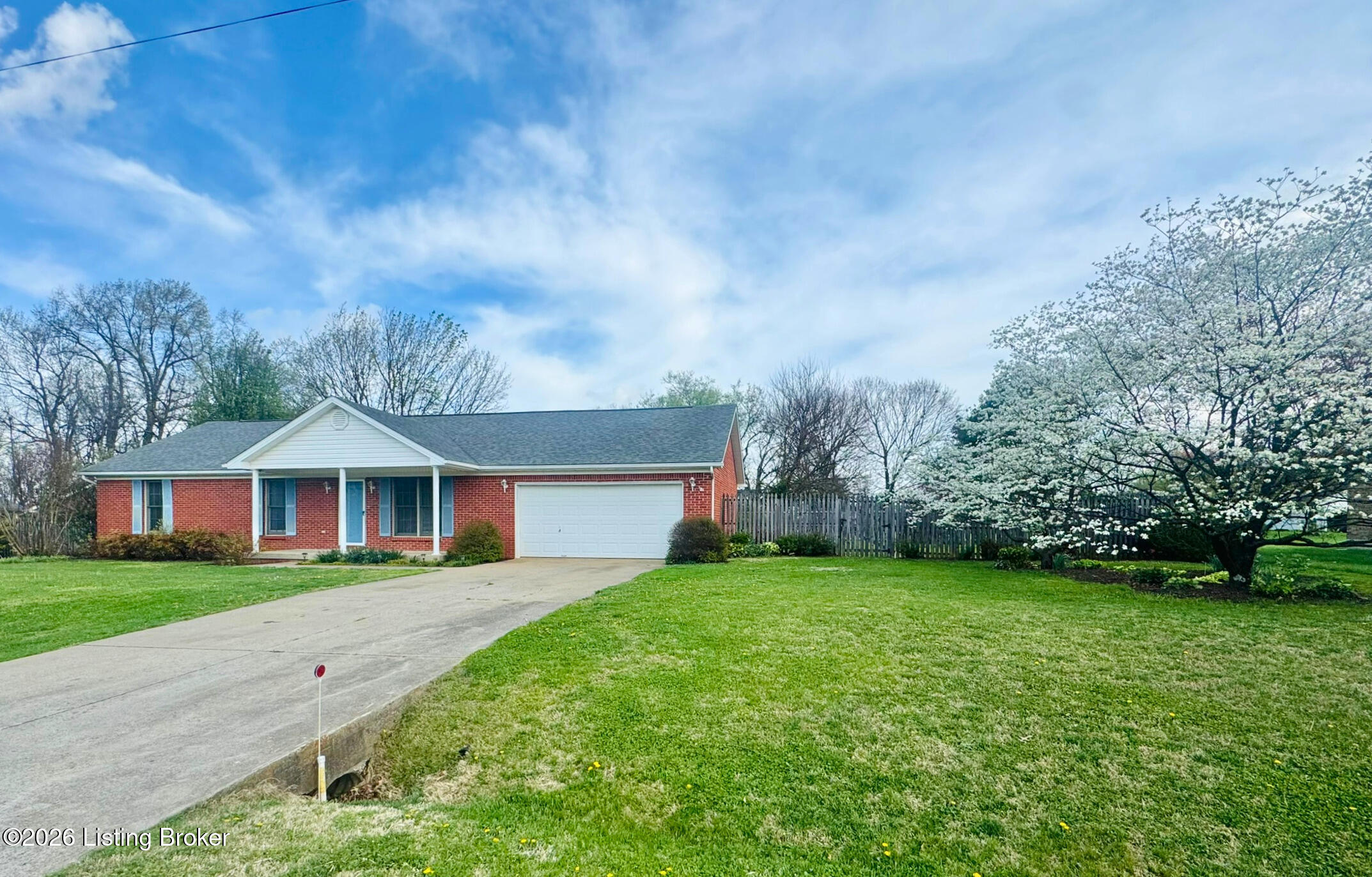 2806 Oakwood Dr Property Photo 5