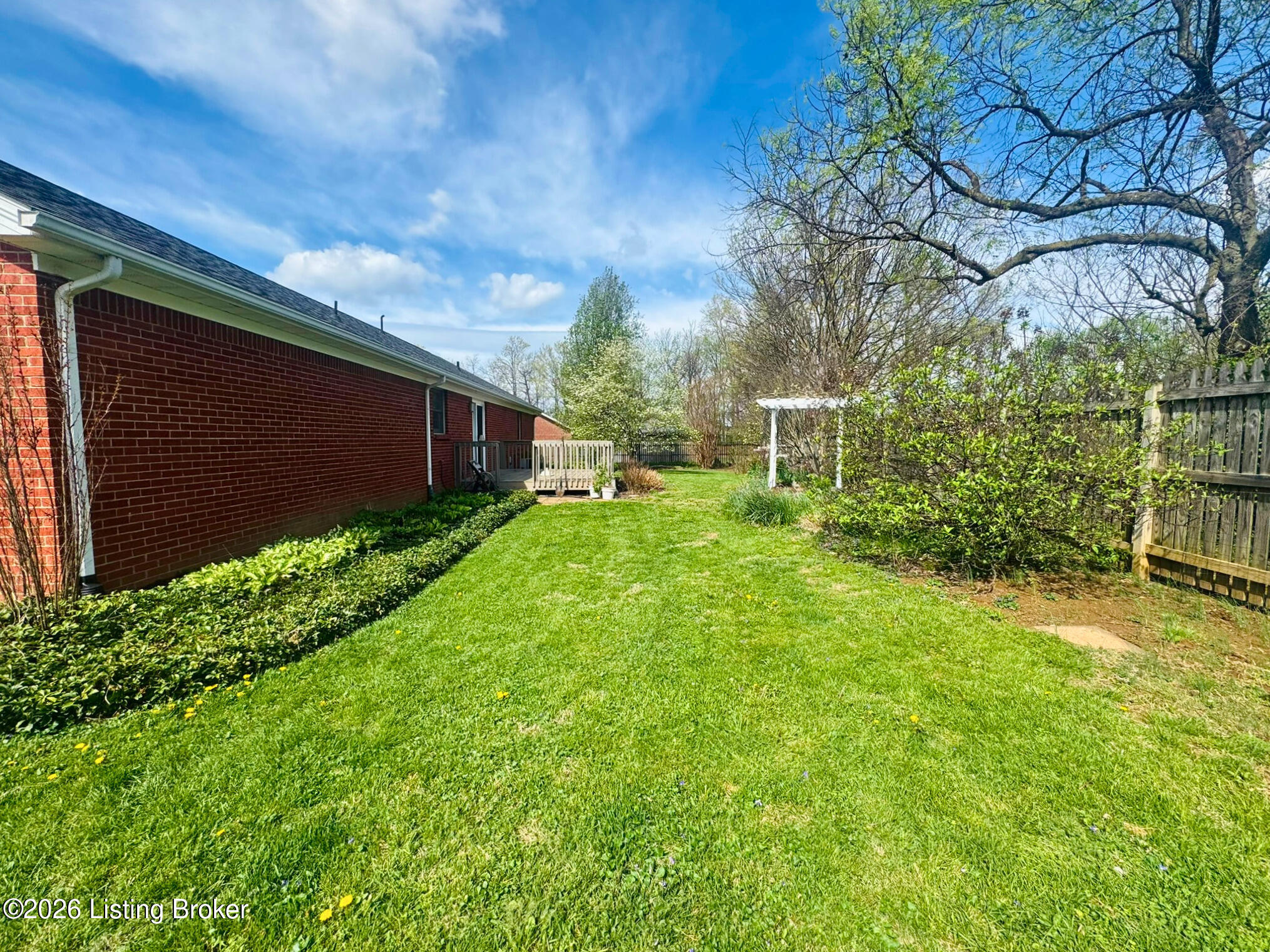 2806 Oakwood Dr Property Photo 8