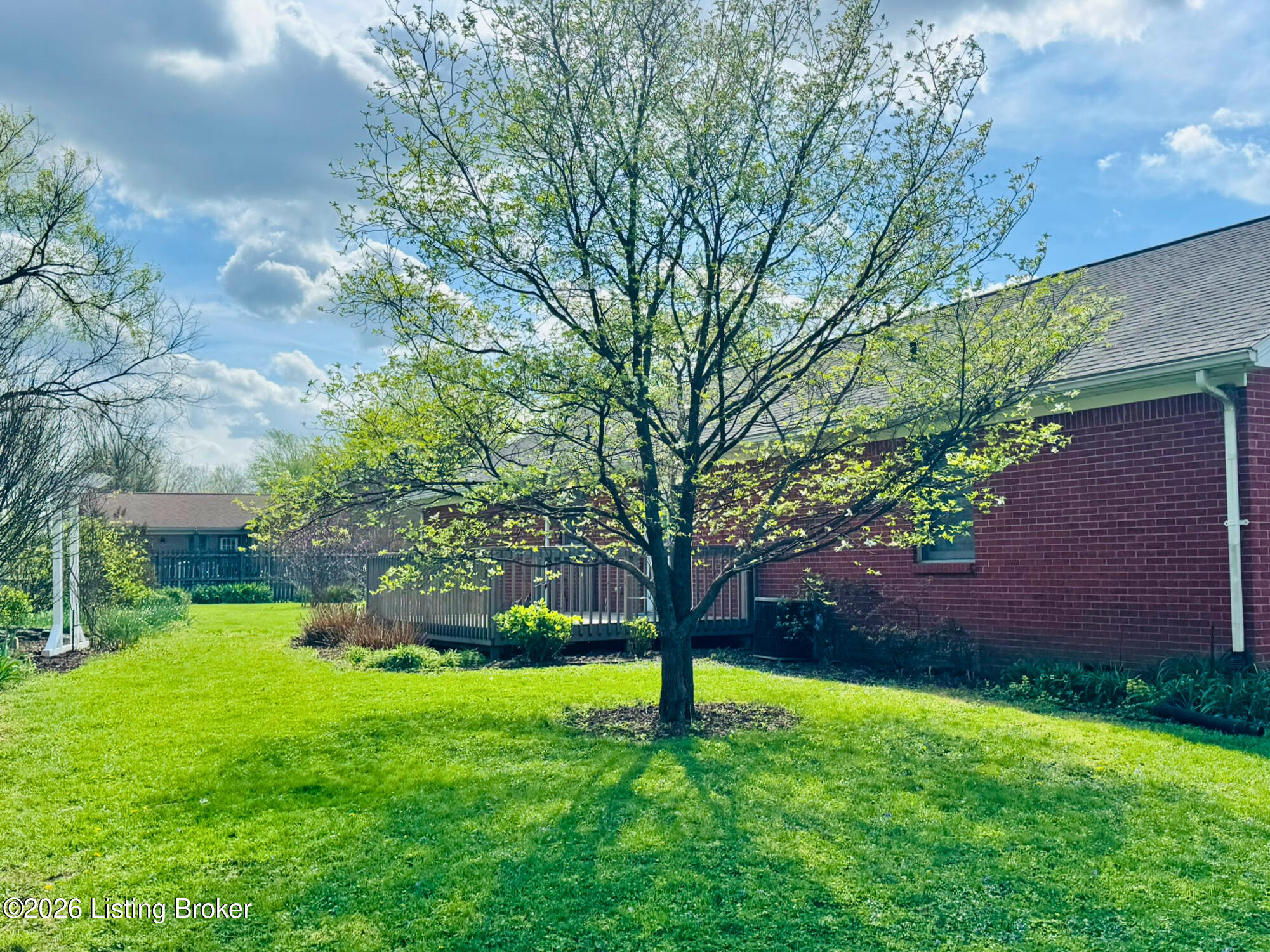 2806 Oakwood Dr Property Photo 12