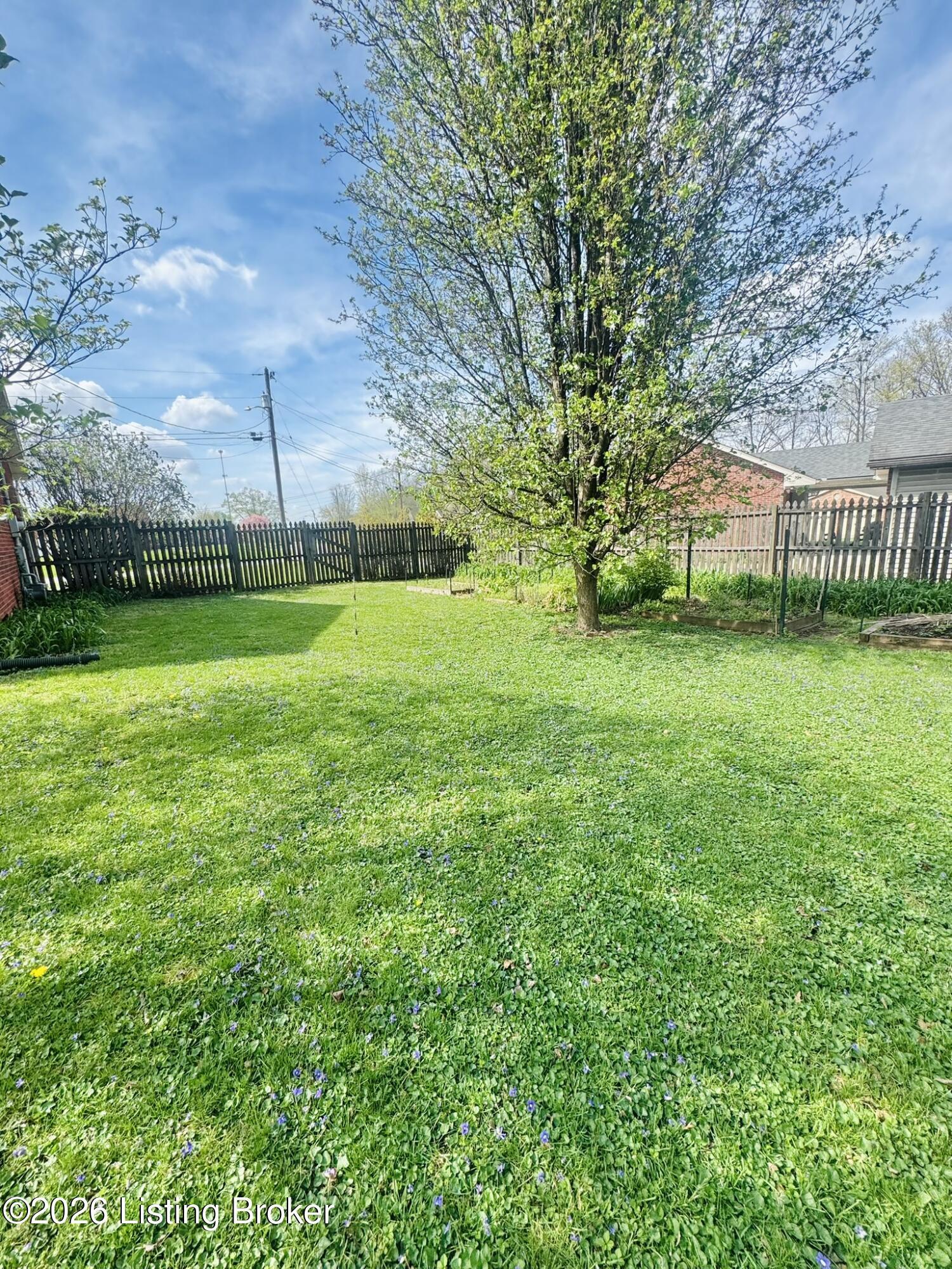 2806 Oakwood Dr Property Photo 14