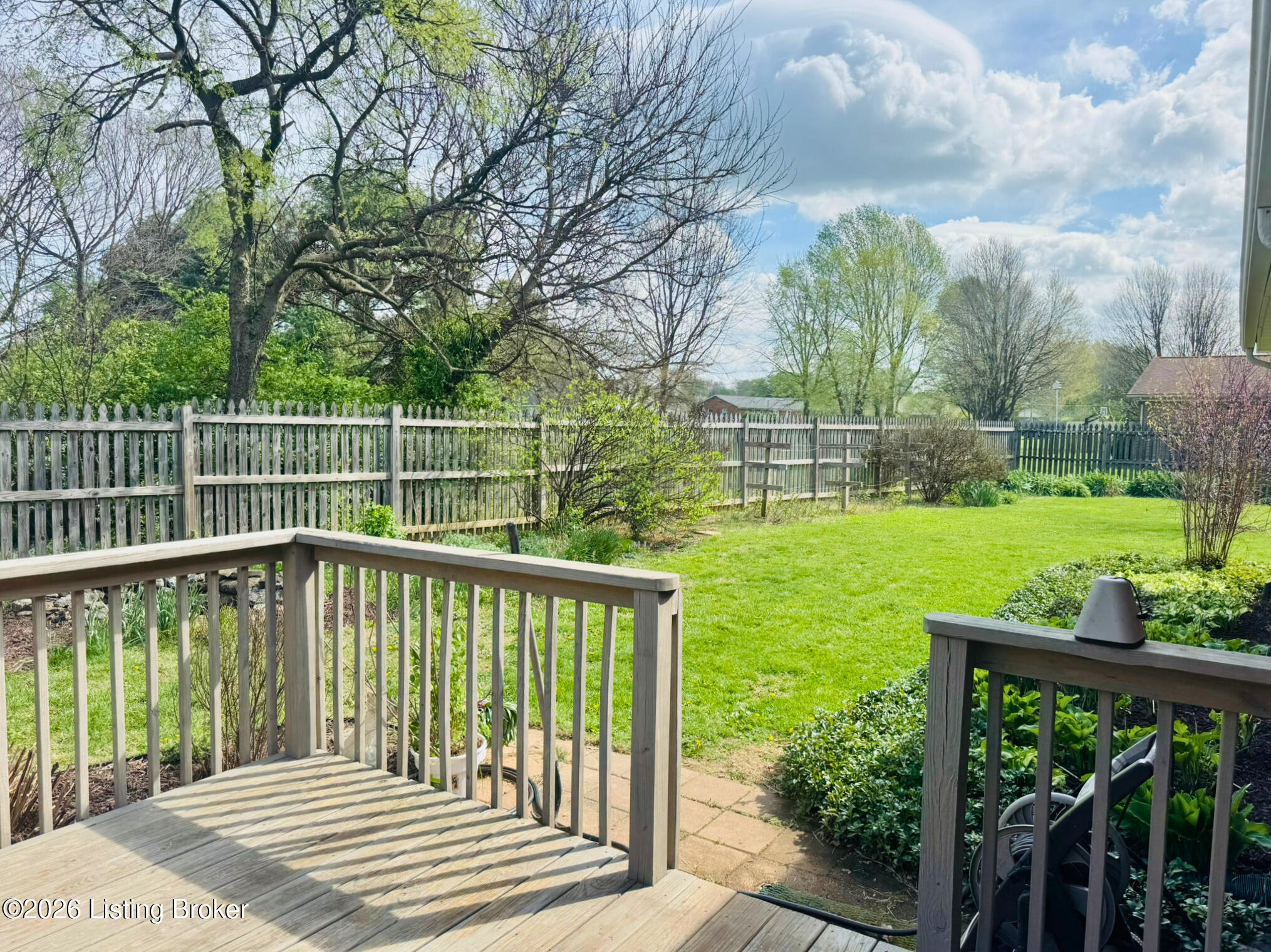 2806 Oakwood Dr Property Photo 18