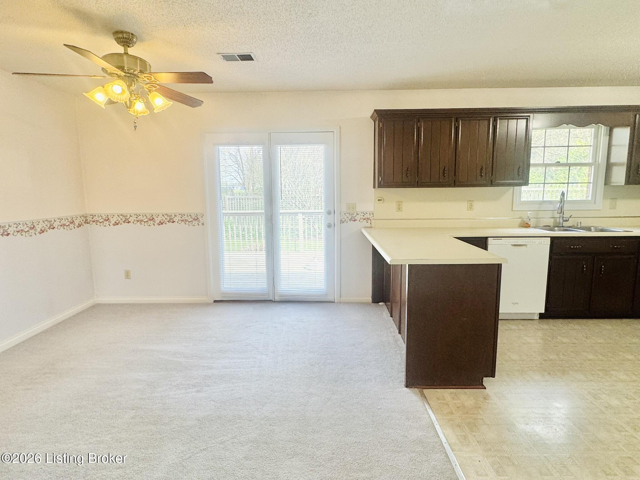 2806 Oakwood Dr Property Photo 32